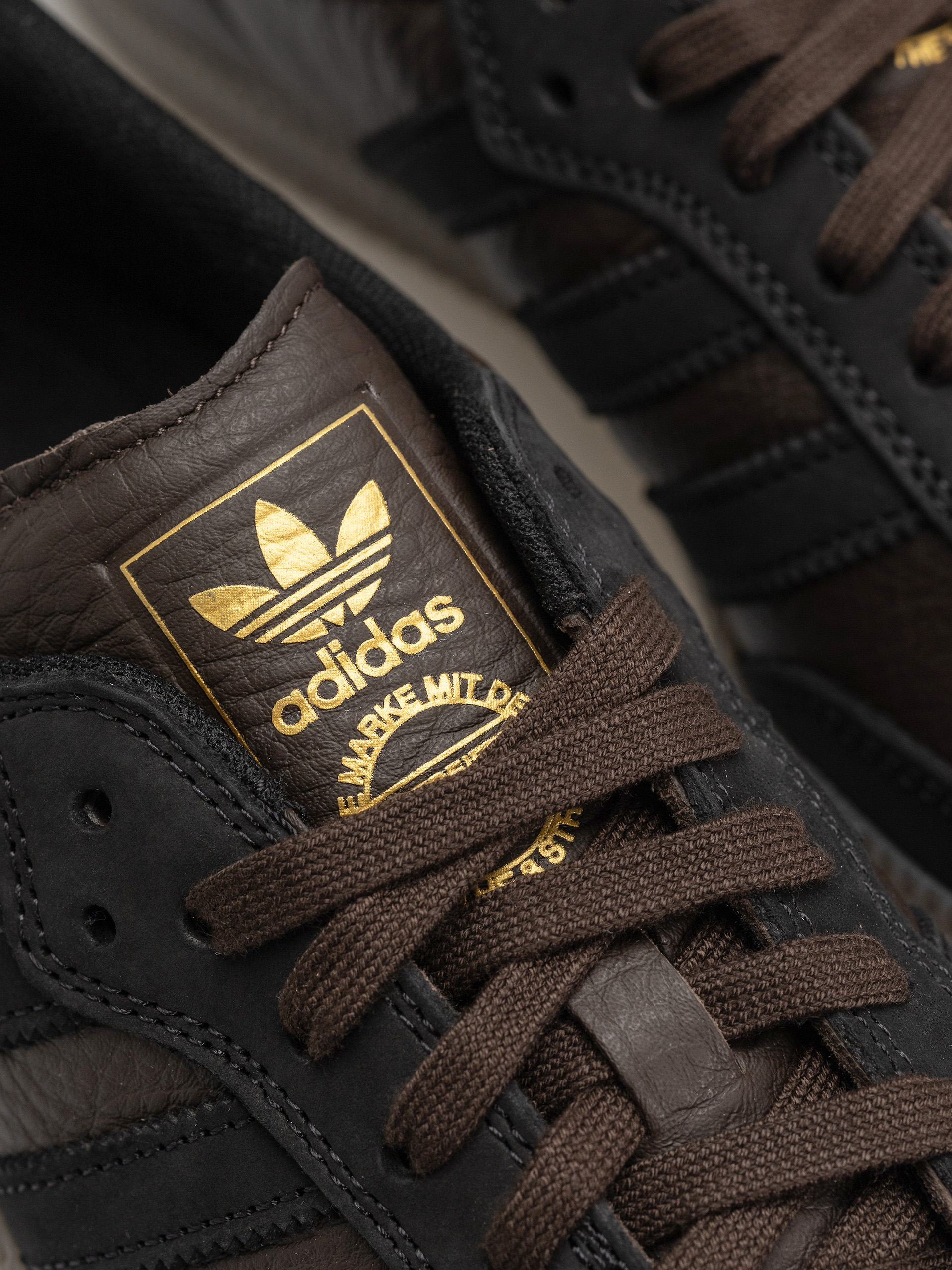 Обувки adidas Samba Adv (dbrown/cblack/gum5)