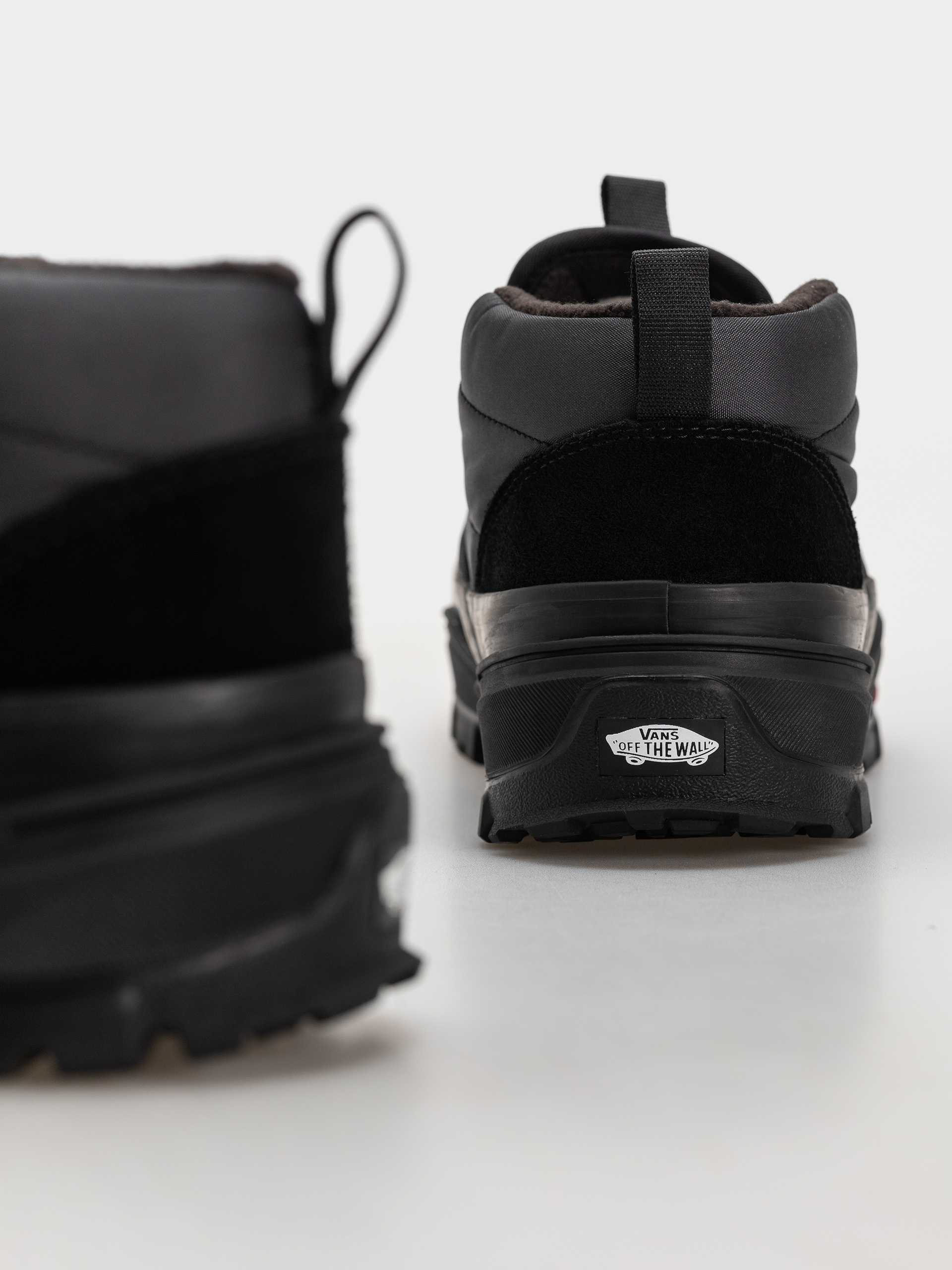 Обувки Vans Mid Slip Puff (black/black)