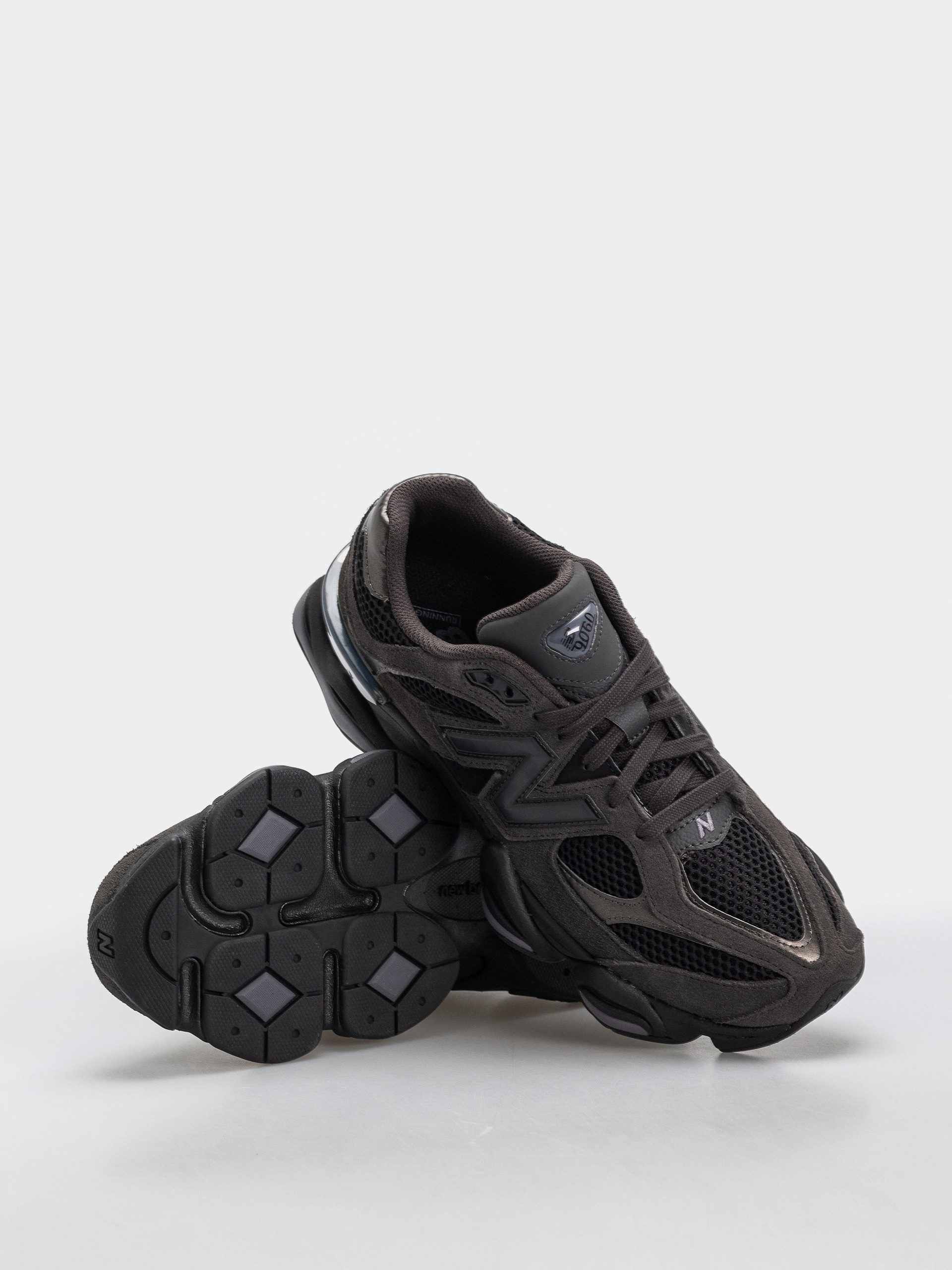 Обувки New Balance 9060 (black/neptune grey)