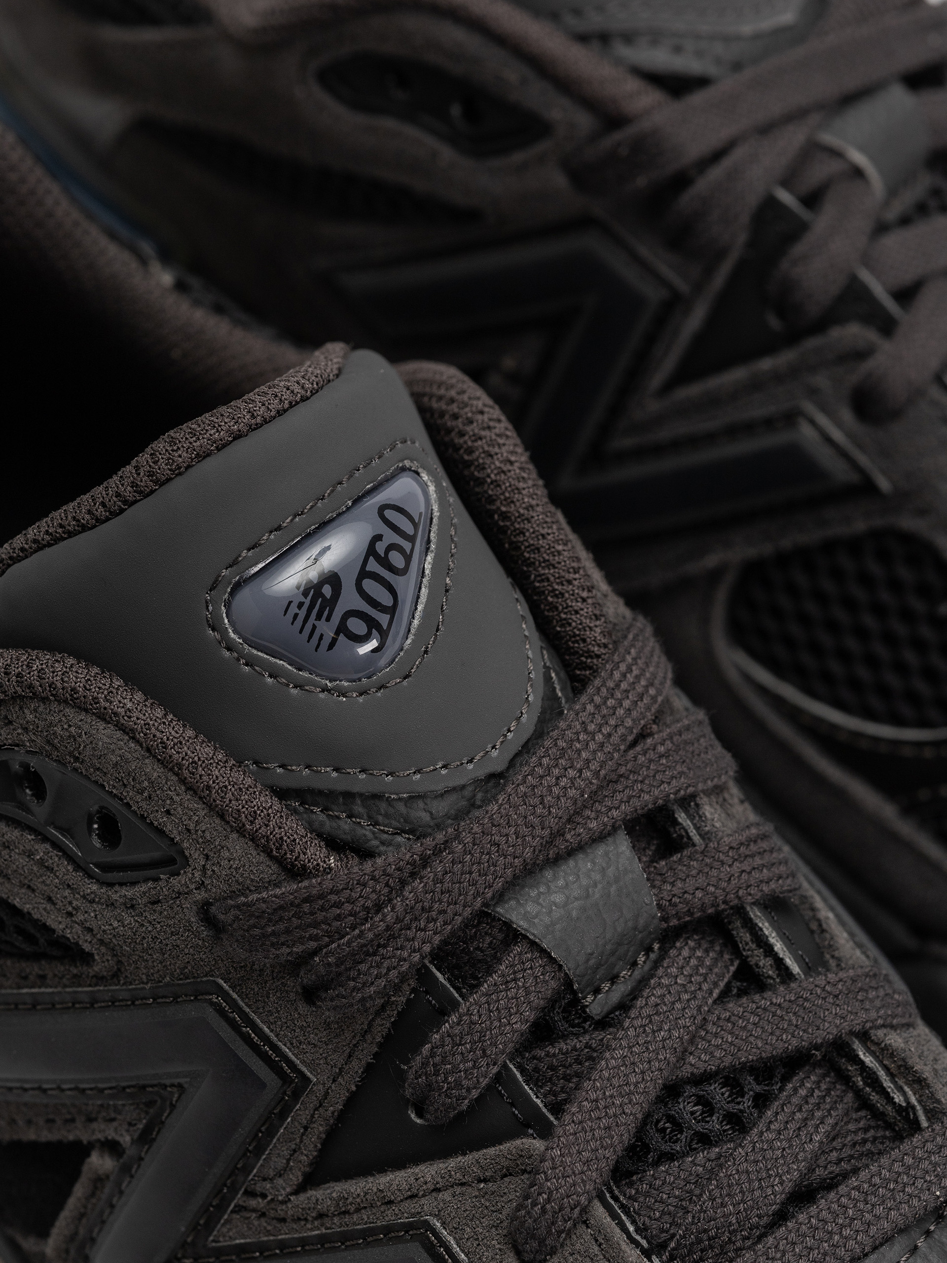 Обувки New Balance 9060 (black/neptune grey)