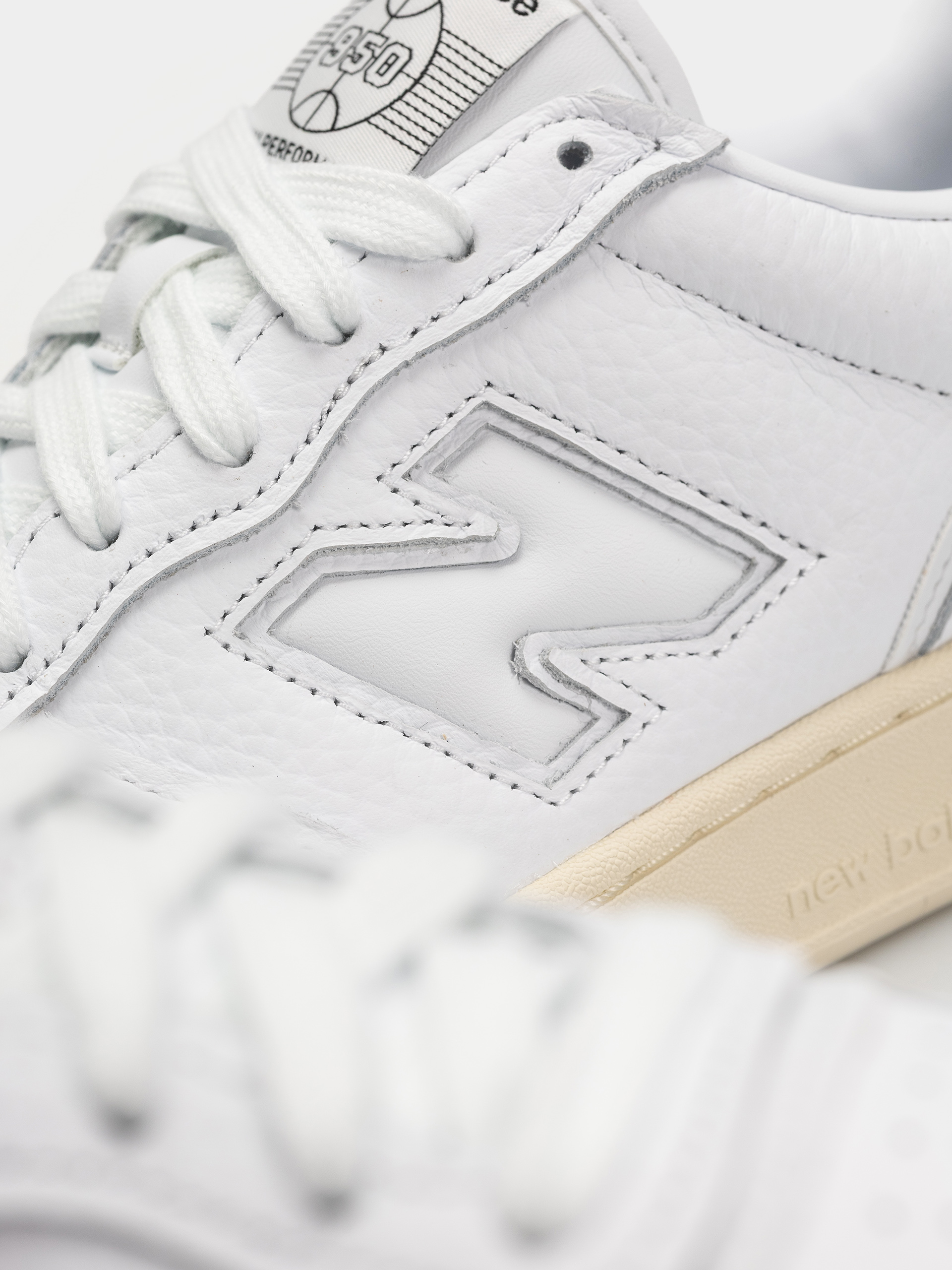 Обувки New Balance 950 (white/angora)