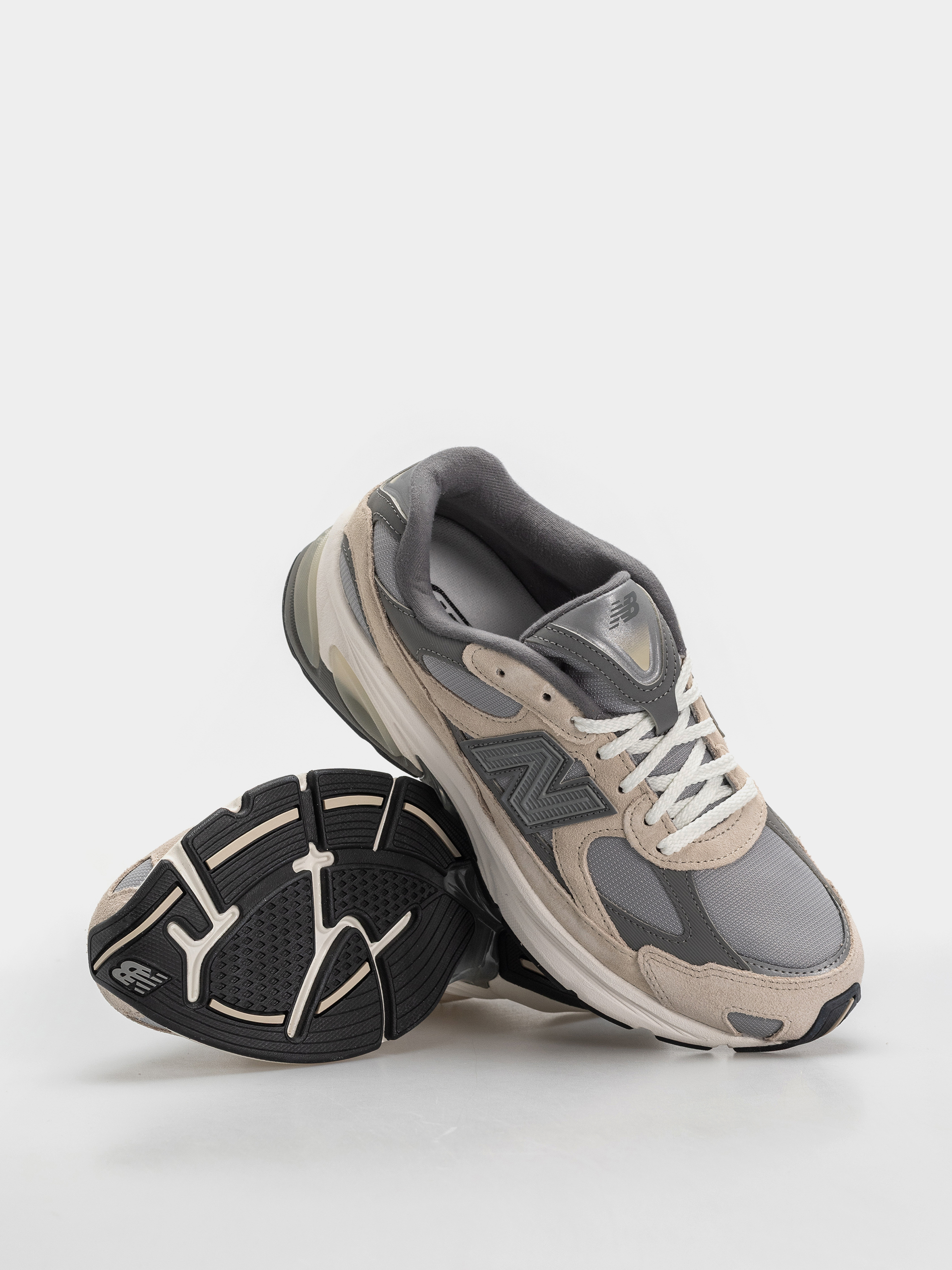 Обувки New Balance 2010 (timberwolf/harbor grey)