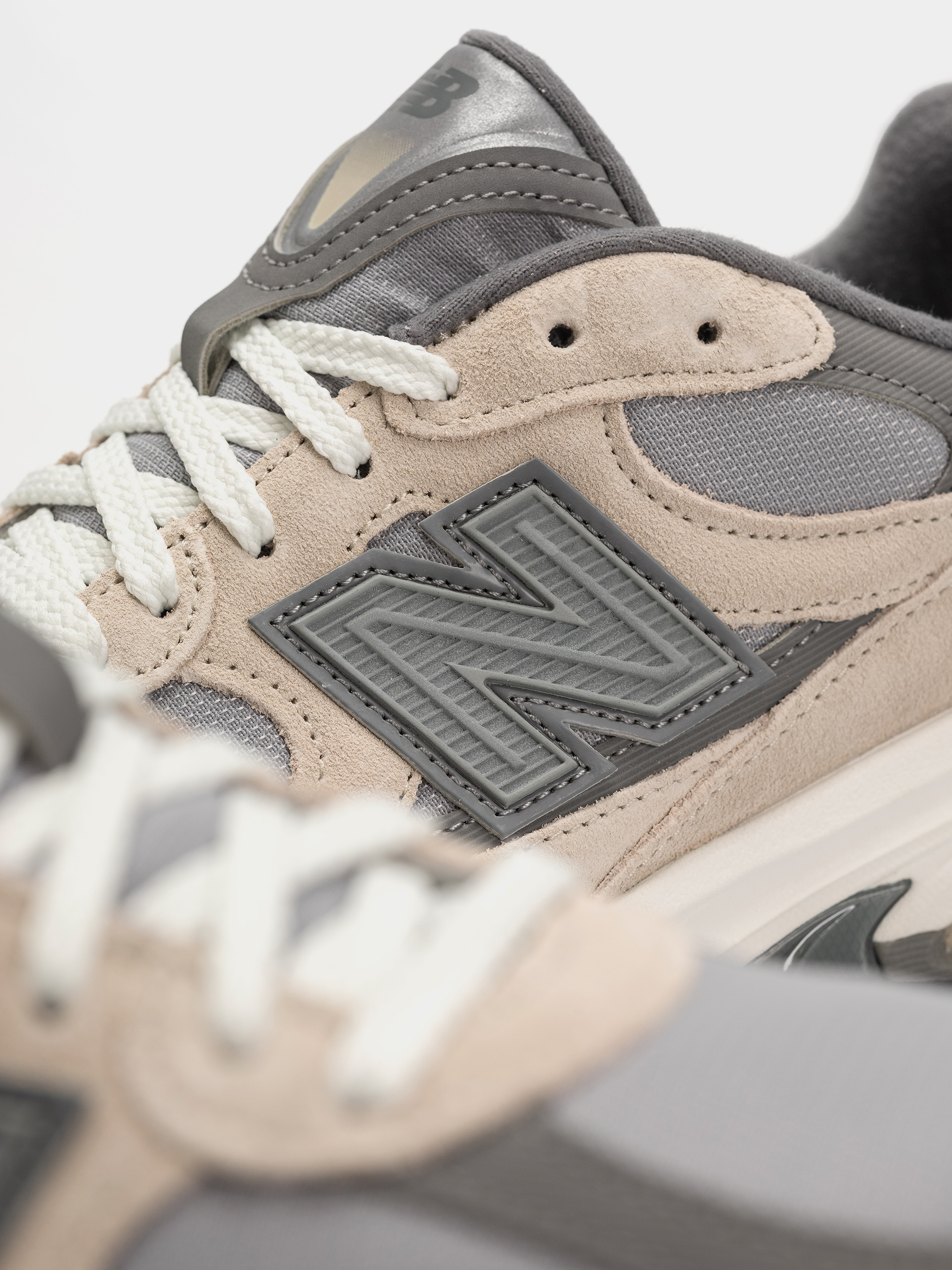 Обувки New Balance 2010 (timberwolf/harbor grey)