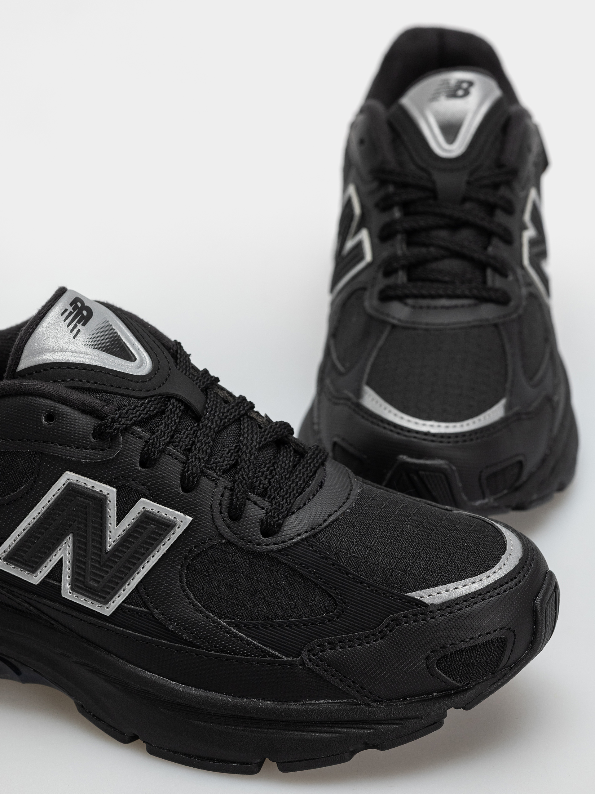 Обувки New Balance 2010 (black/black)