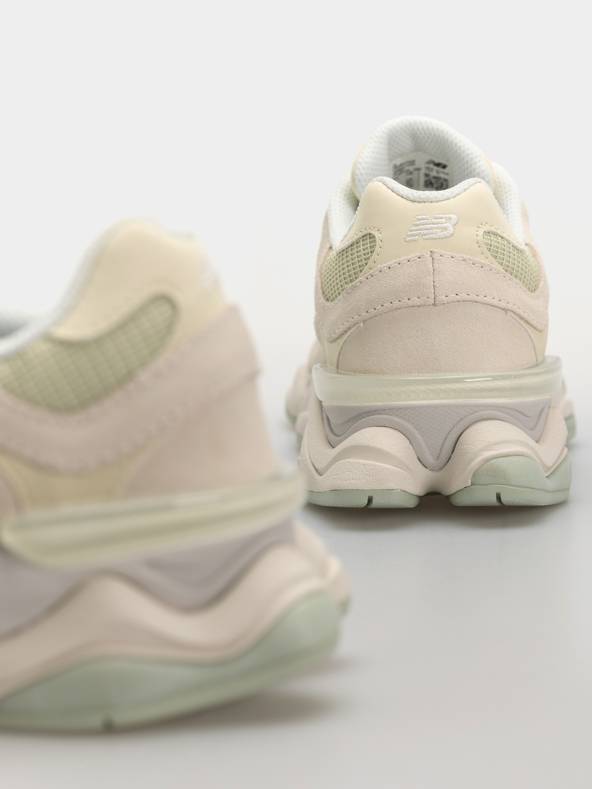 Обувки New Balance 9060 (pistachio butter/angora)