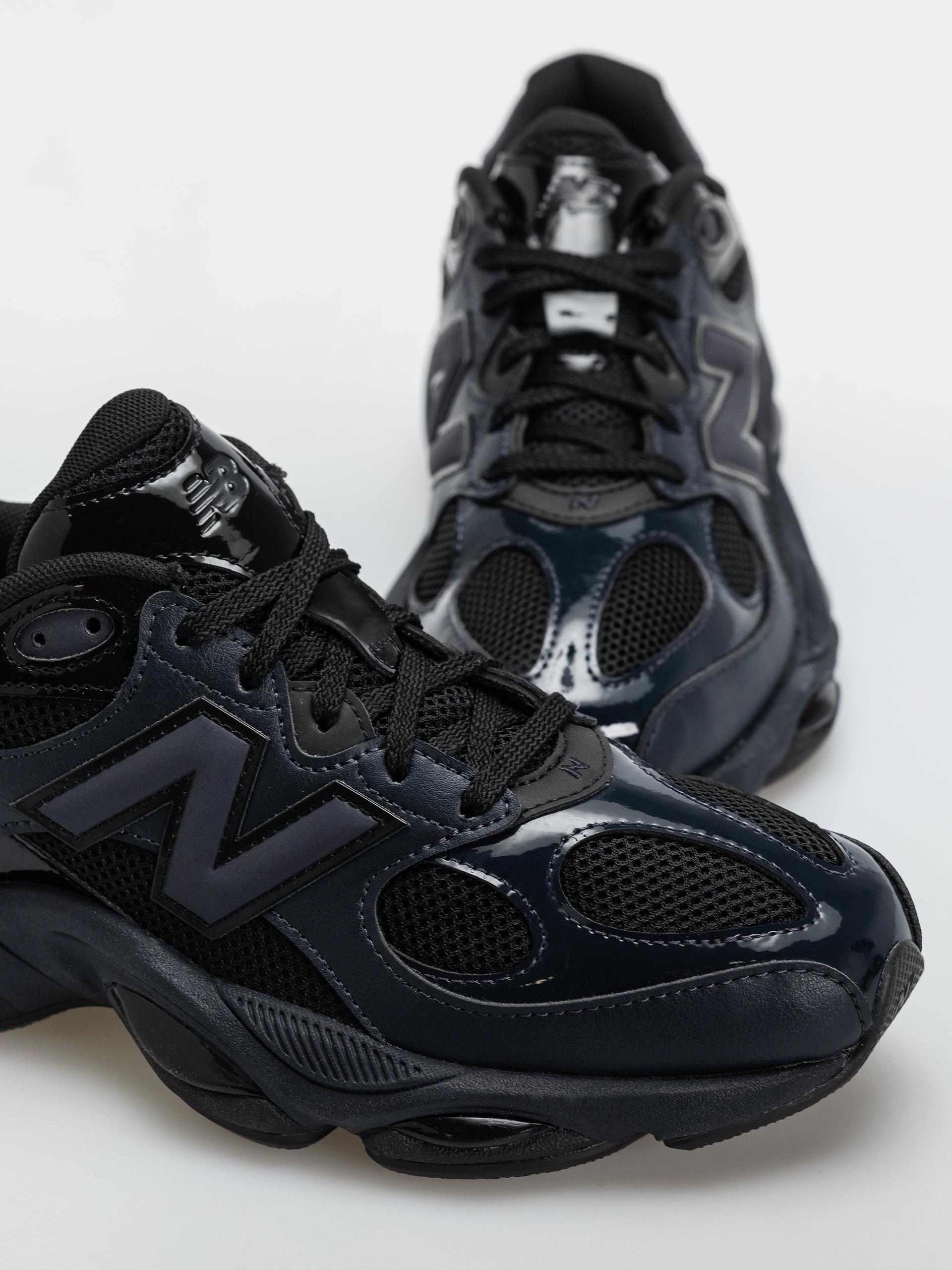 Обувки New Balance 983 (black/dark night)