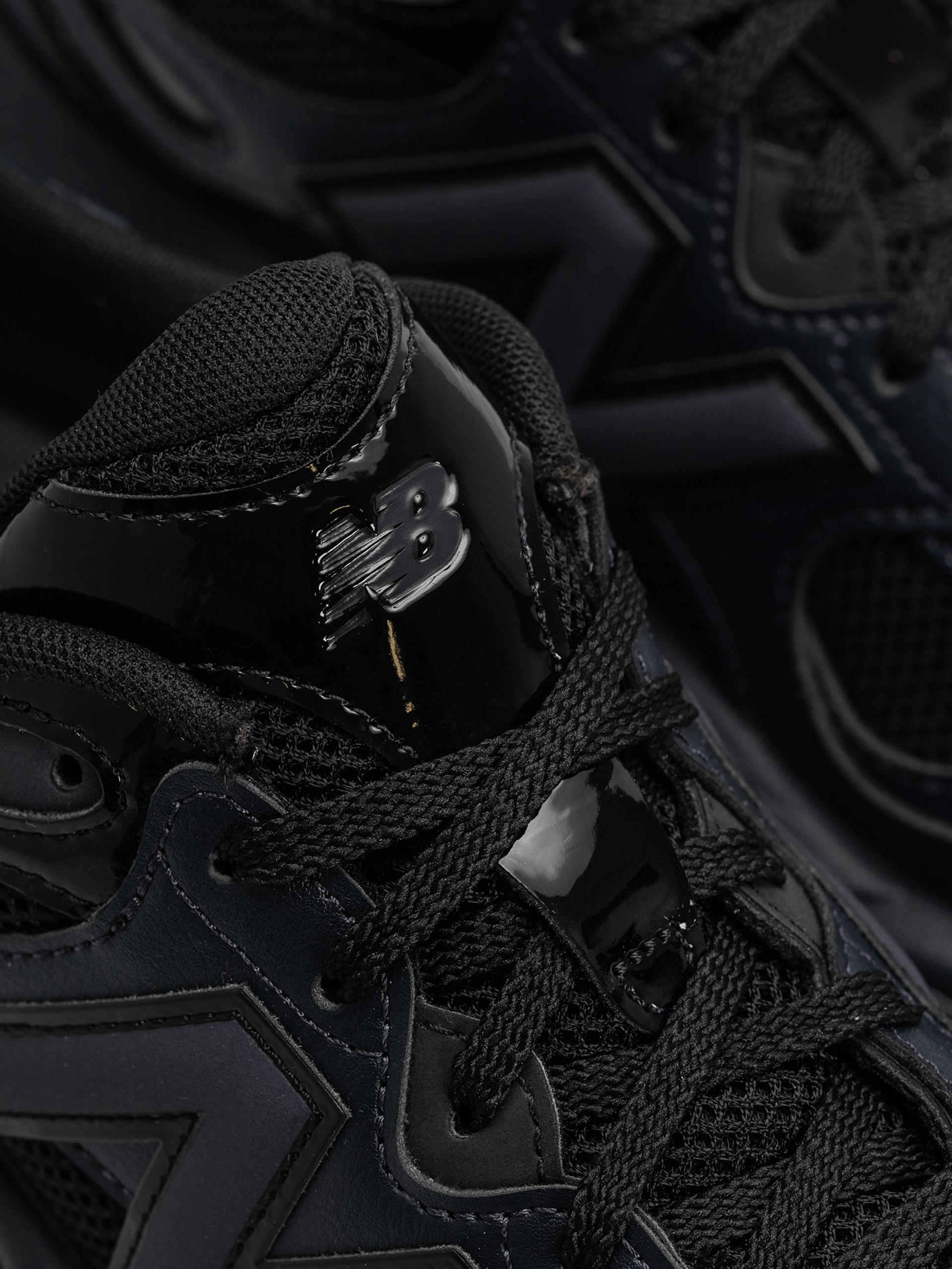 Обувки New Balance 983 (black/dark night)