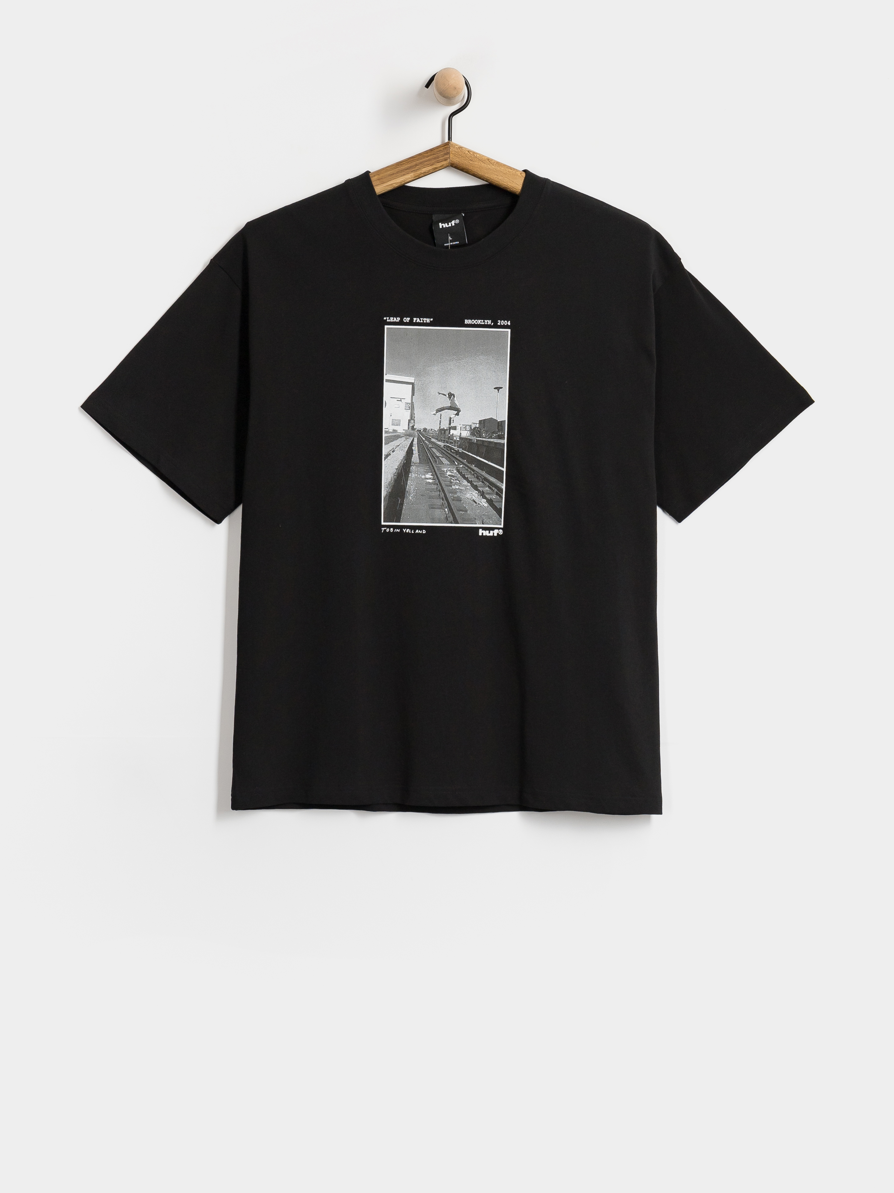 Тениска HUF Taking The Leap (black)