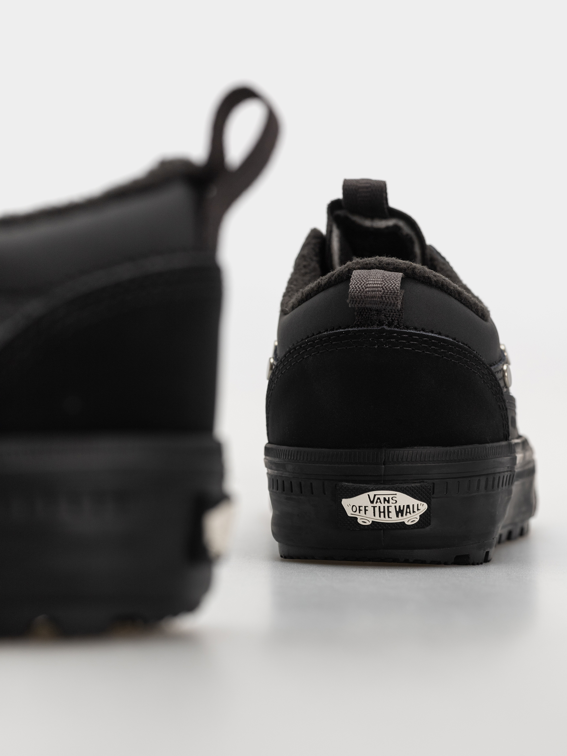 Обувки Vans Old Skool Waterproof Insulated Mte (black)
