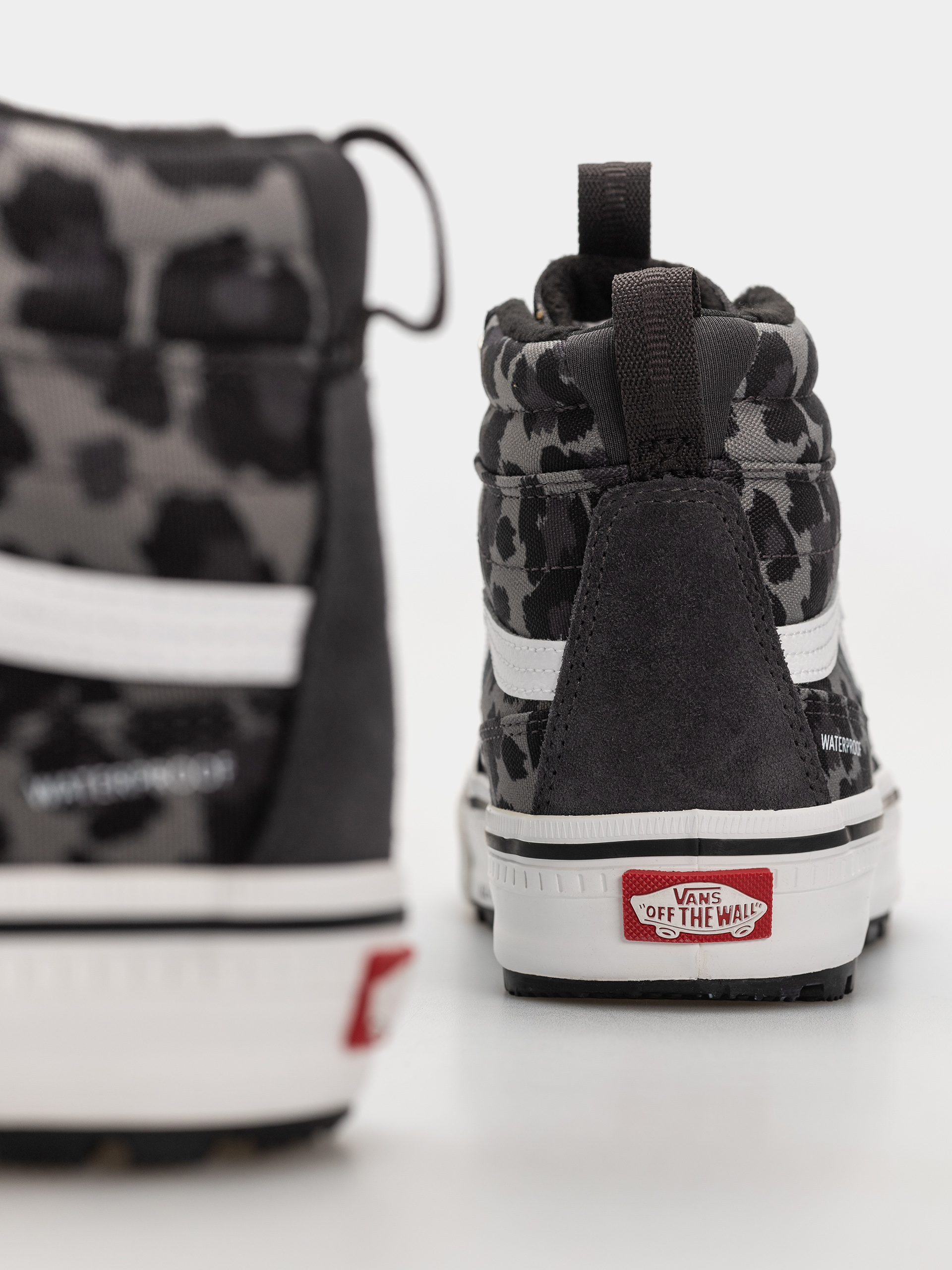 Обувки Vans Sk8 Hi Waterproof Insulated Mte (charcoal grey)
