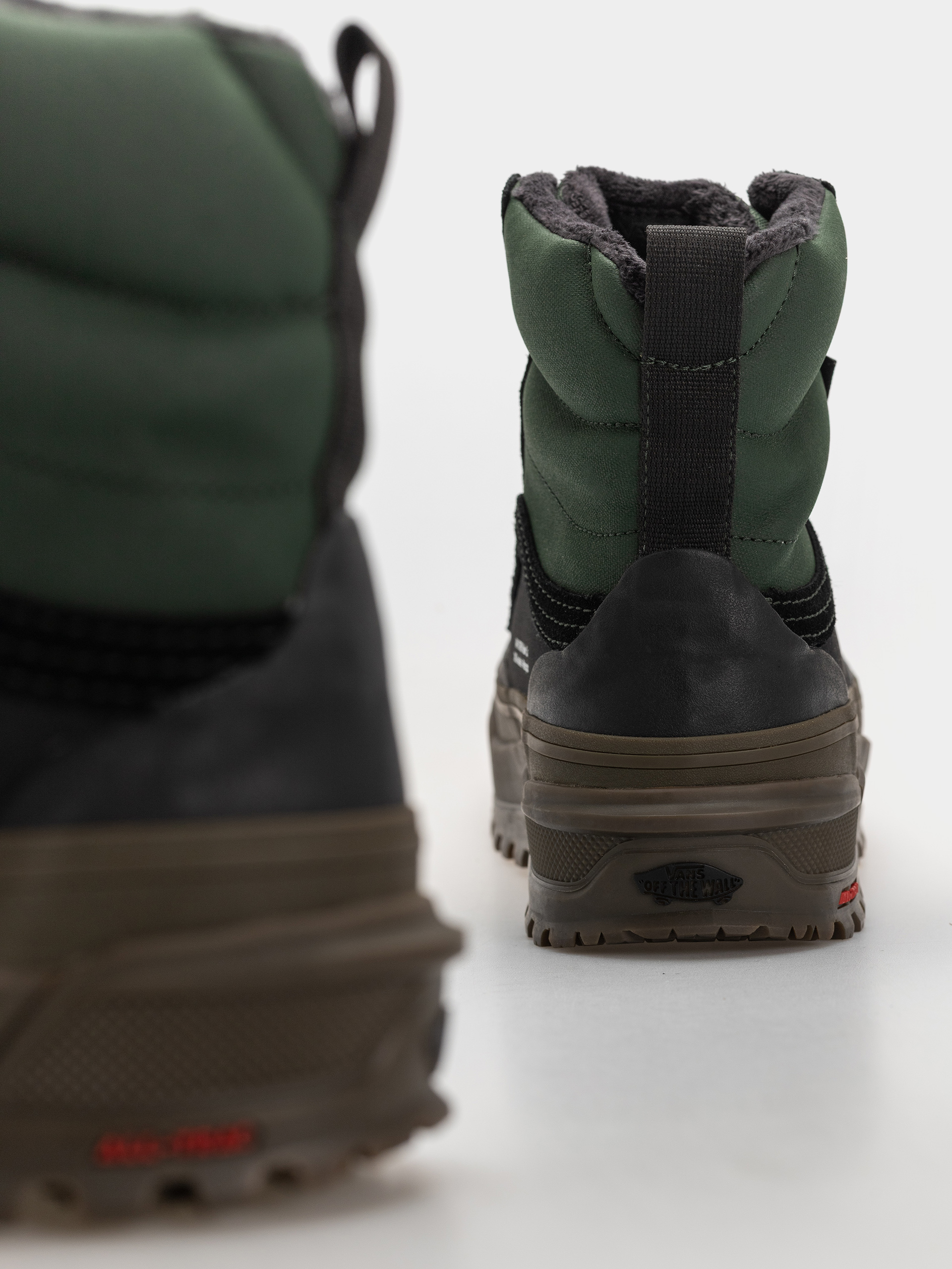 Обувки Vans Standard Mid 2.0 Mte (oil green)