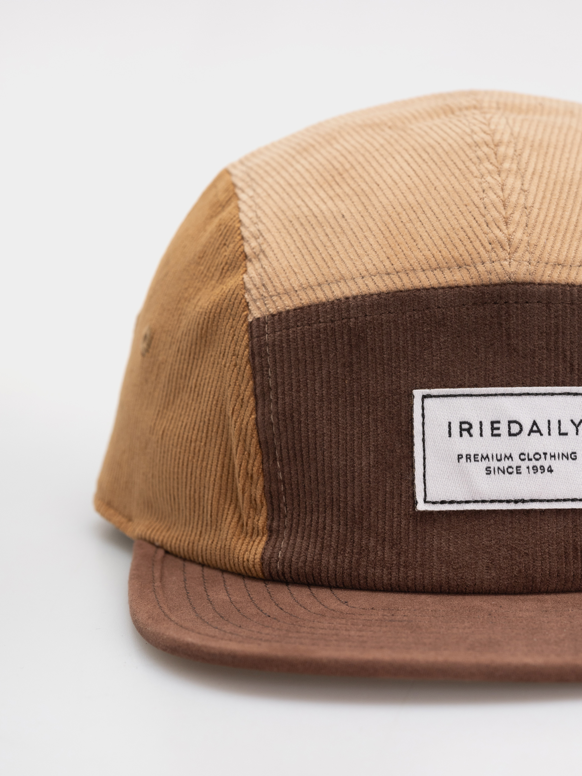 Шапка с козирка Iriedaily Corvin 5 Panel (mocca)