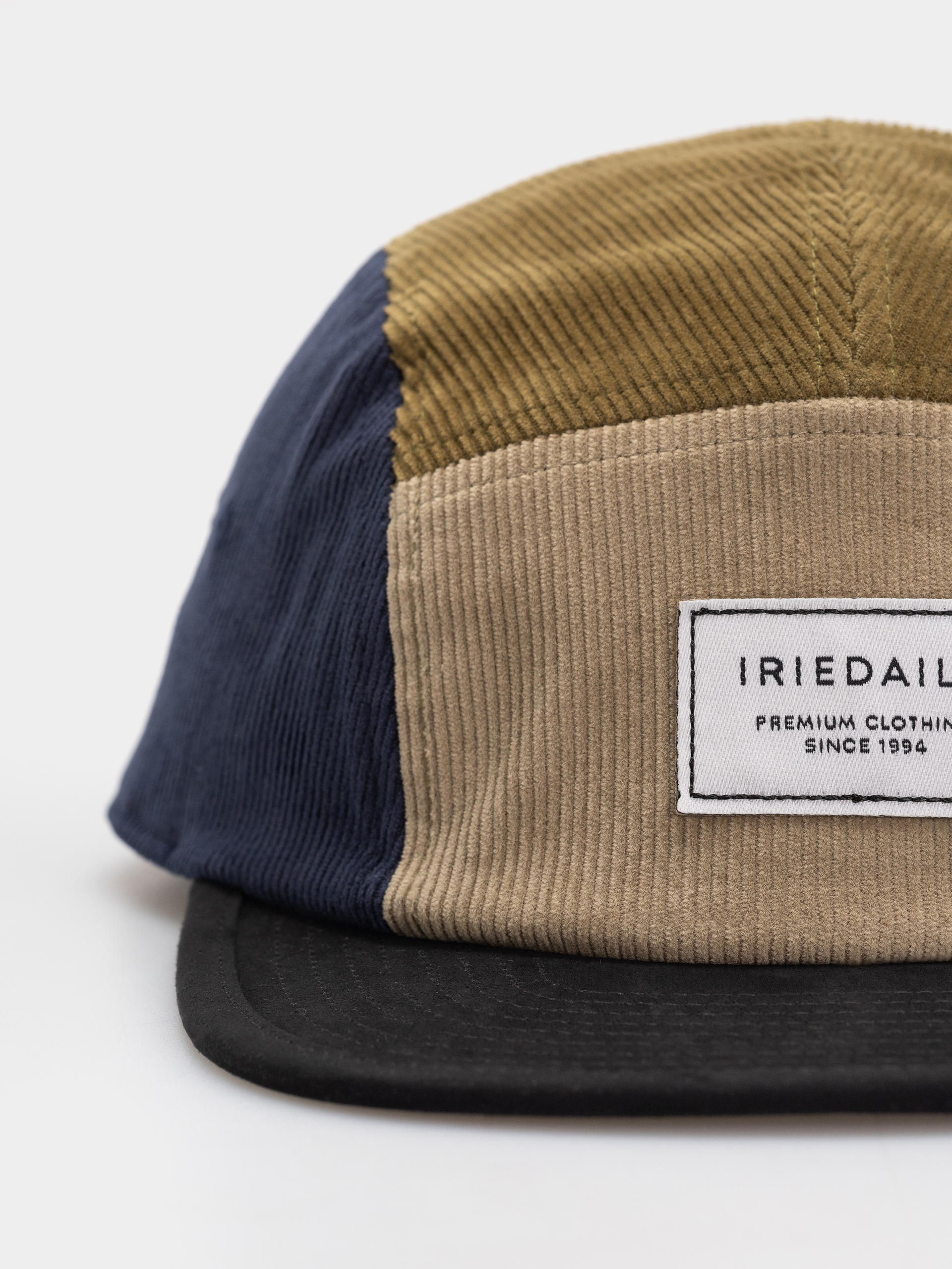 Шапка с козирка Iriedaily Corvin 5 Panel (olive navy)