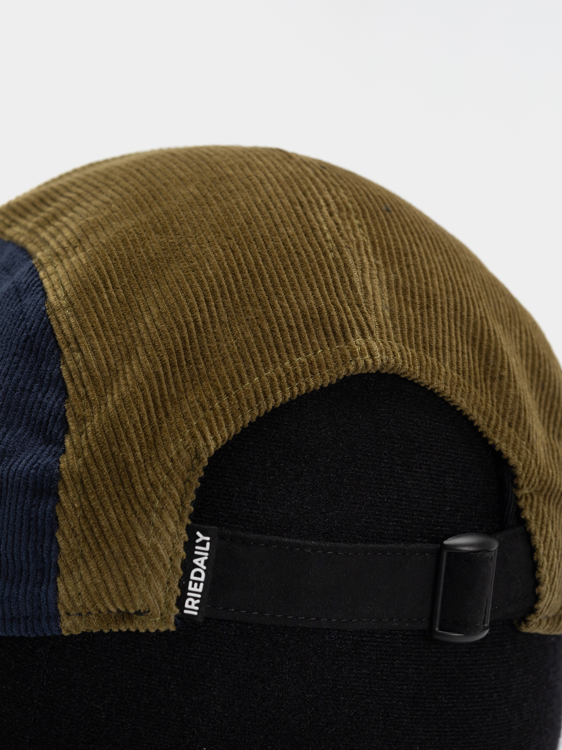 Шапка с козирка Iriedaily Corvin 5 Panel (olive navy)