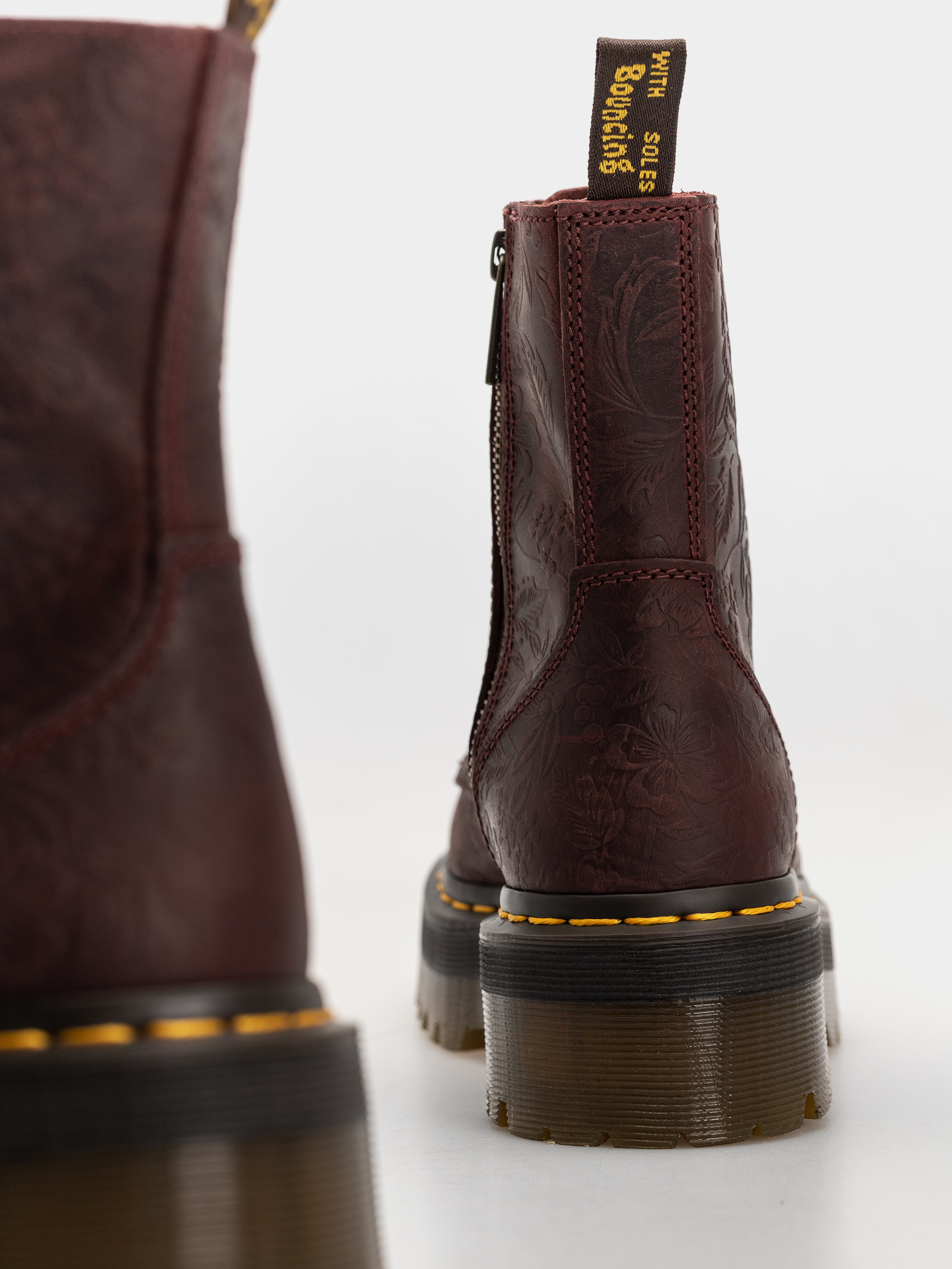 Обувки Dr. Martens Jadon Emboss Floral Wmn (cherry red)