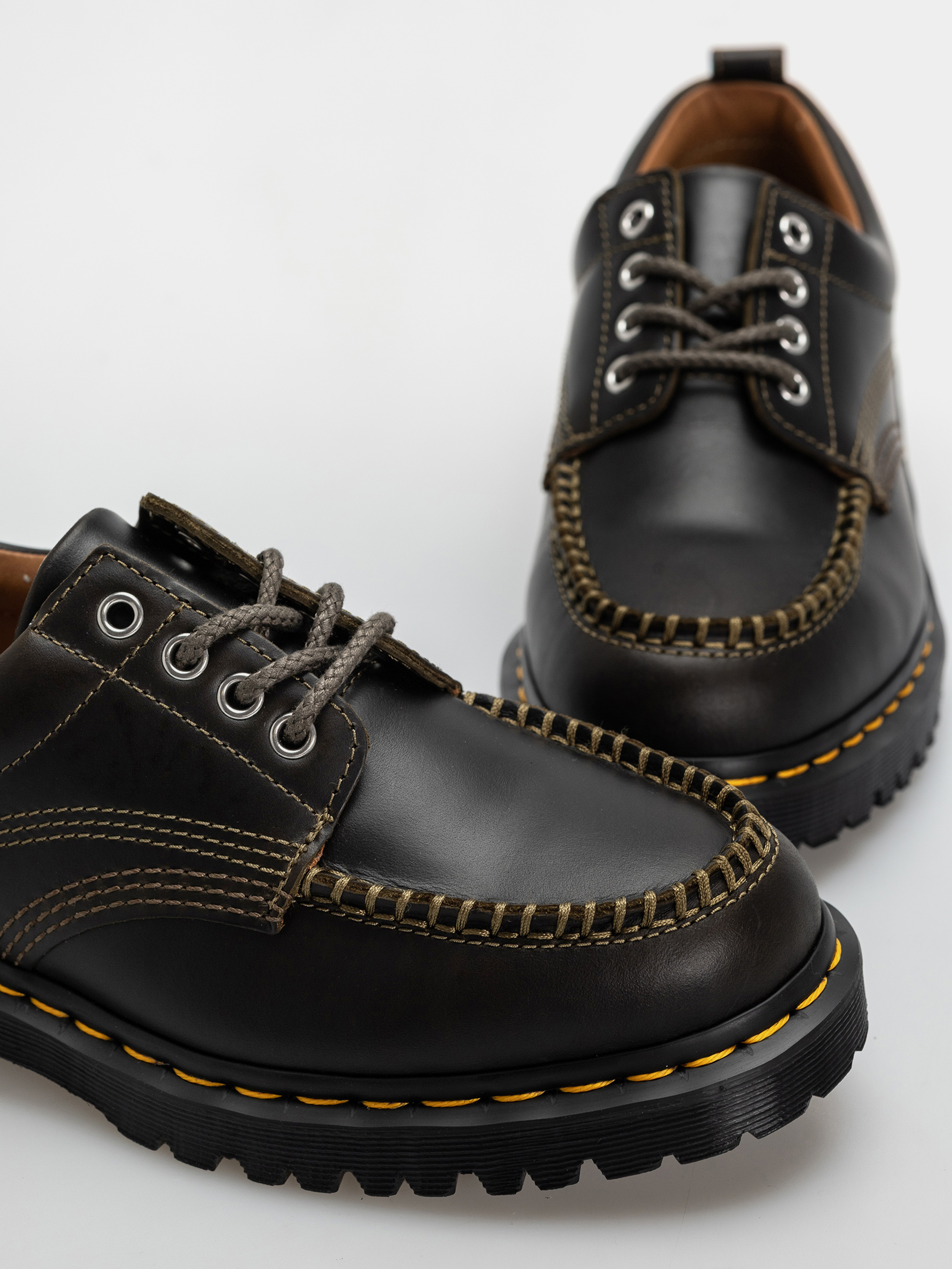 Обувки Dr. Martens Lowell (dms olive)