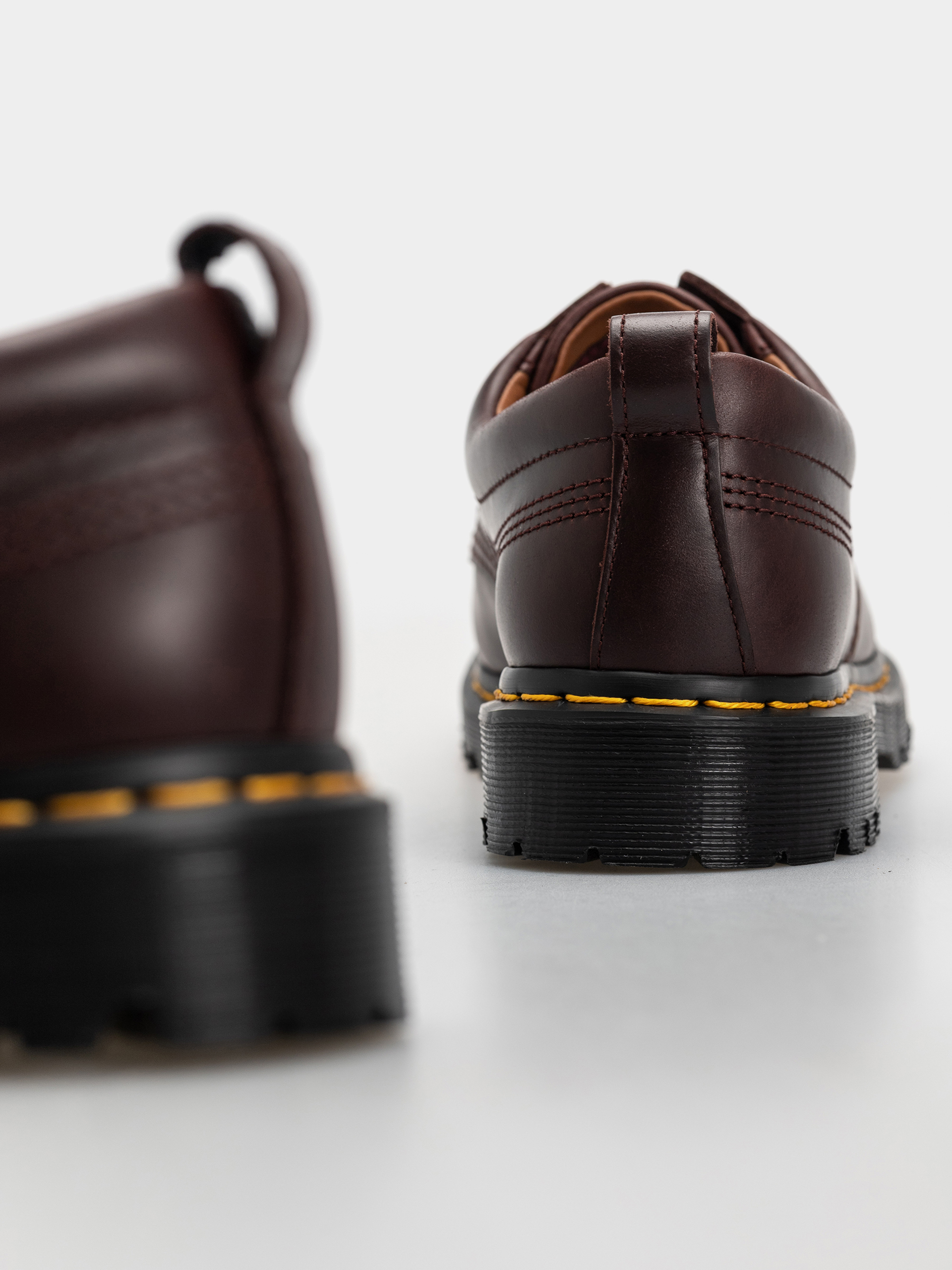 Обувки Dr. Martens Lowell (spiced brown)