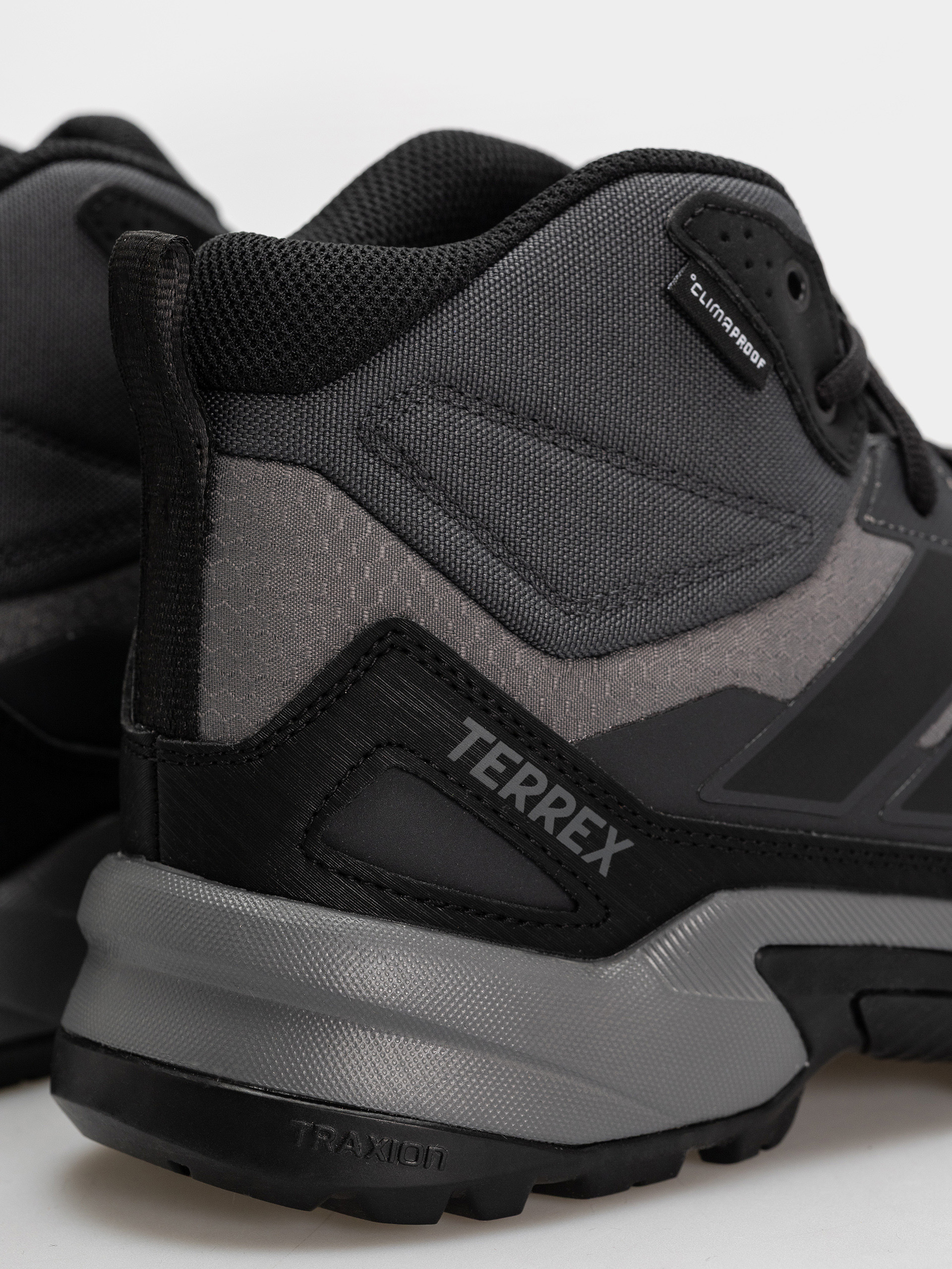 Обувки adidas Terrex Eastrail 3 M (grefou/cblack/carbon)
