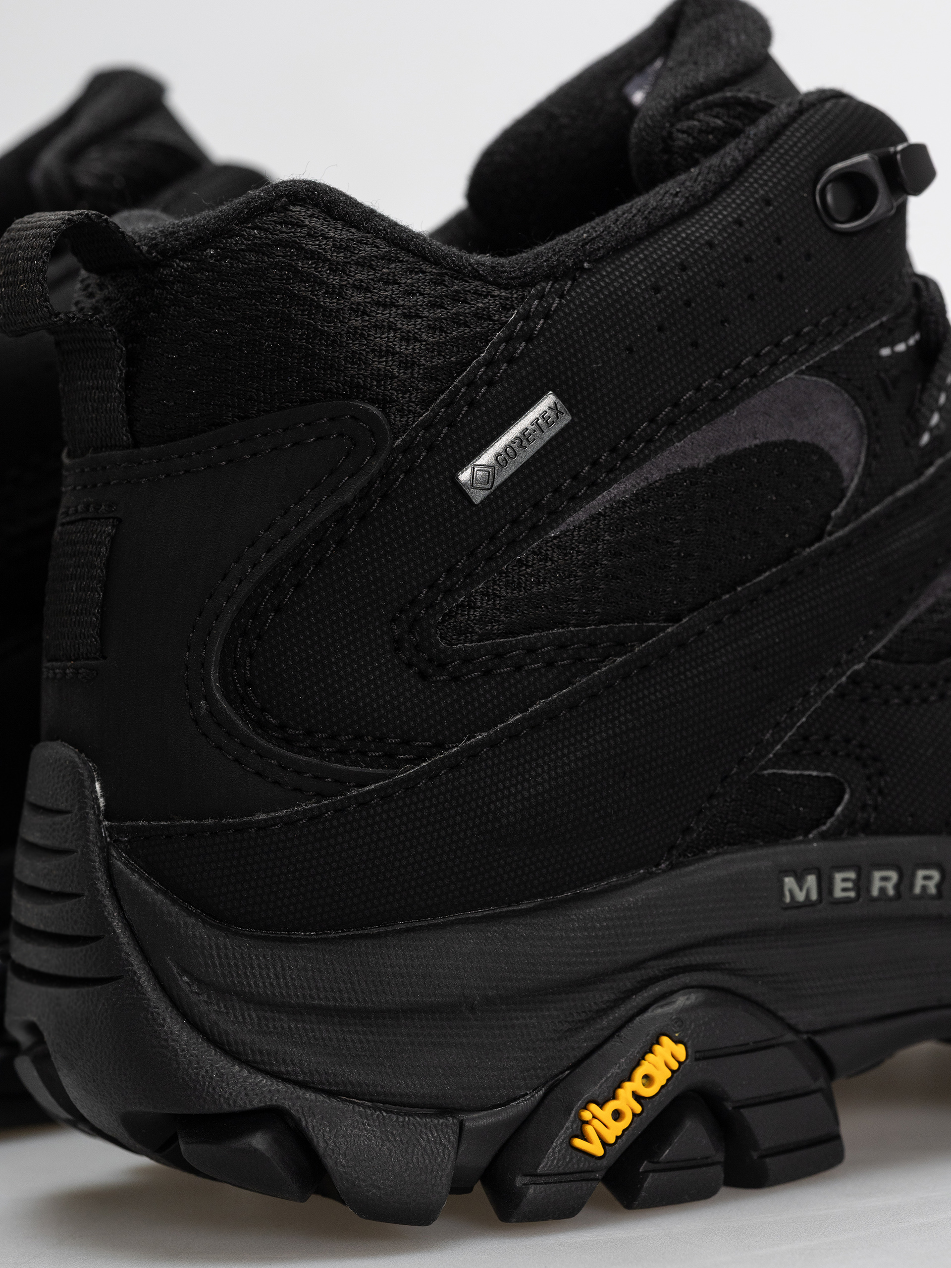 Обувки Merrell Moab 3 Syn Mid (triple black)