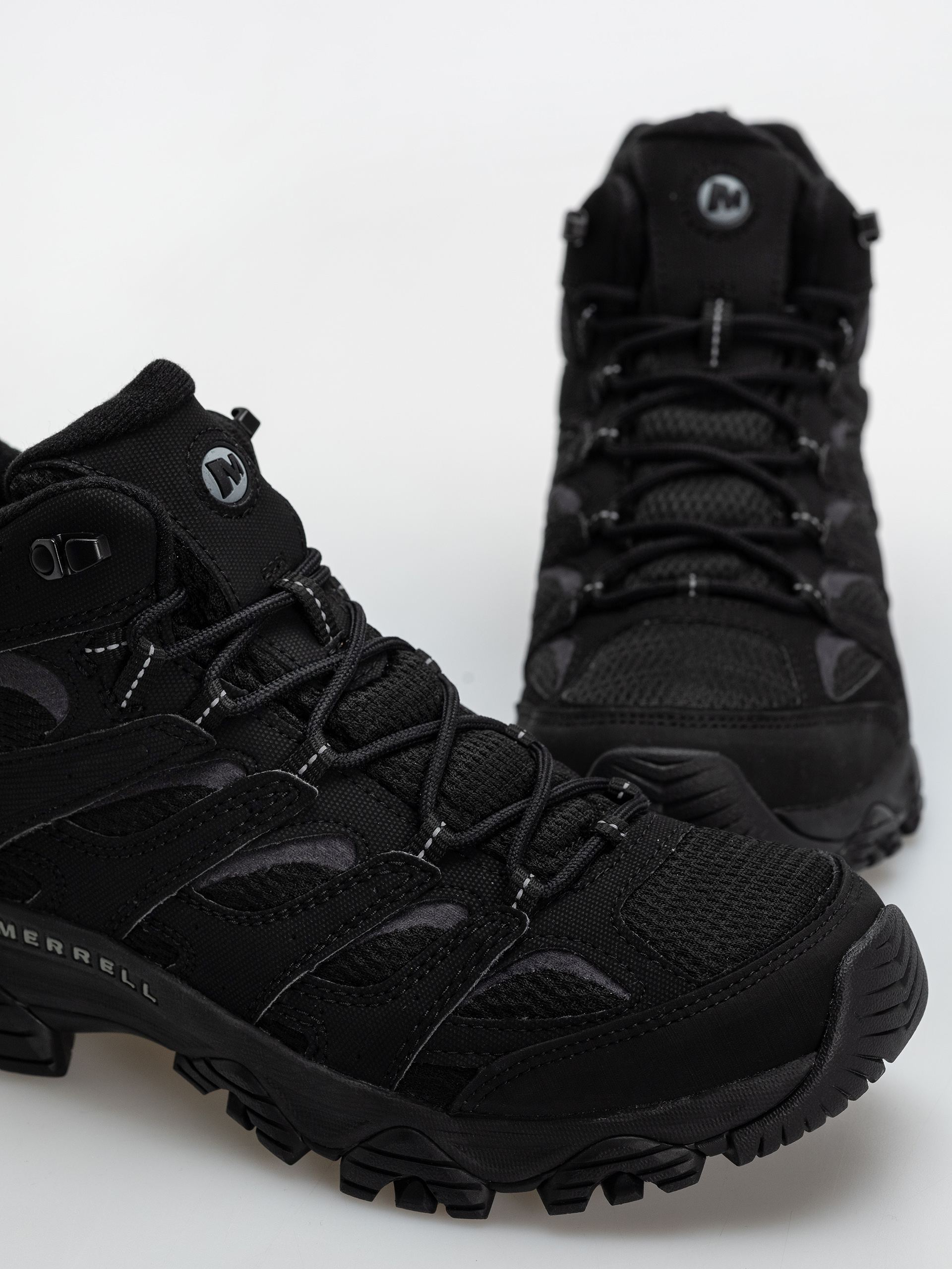 Обувки Merrell Moab 3 Syn Mid (triple black)