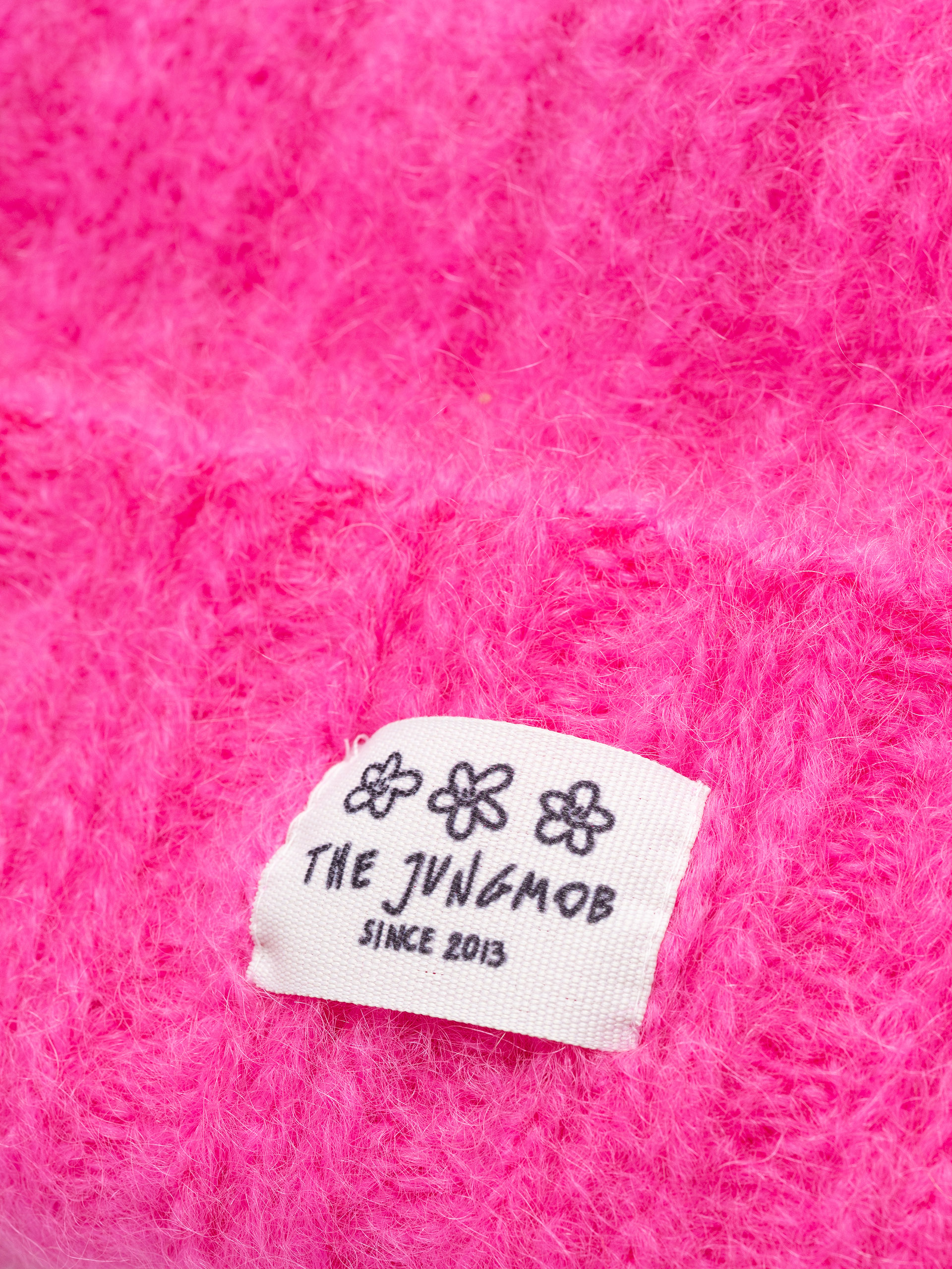 Шапка Jungmob Moher Fluffy (electric pink)