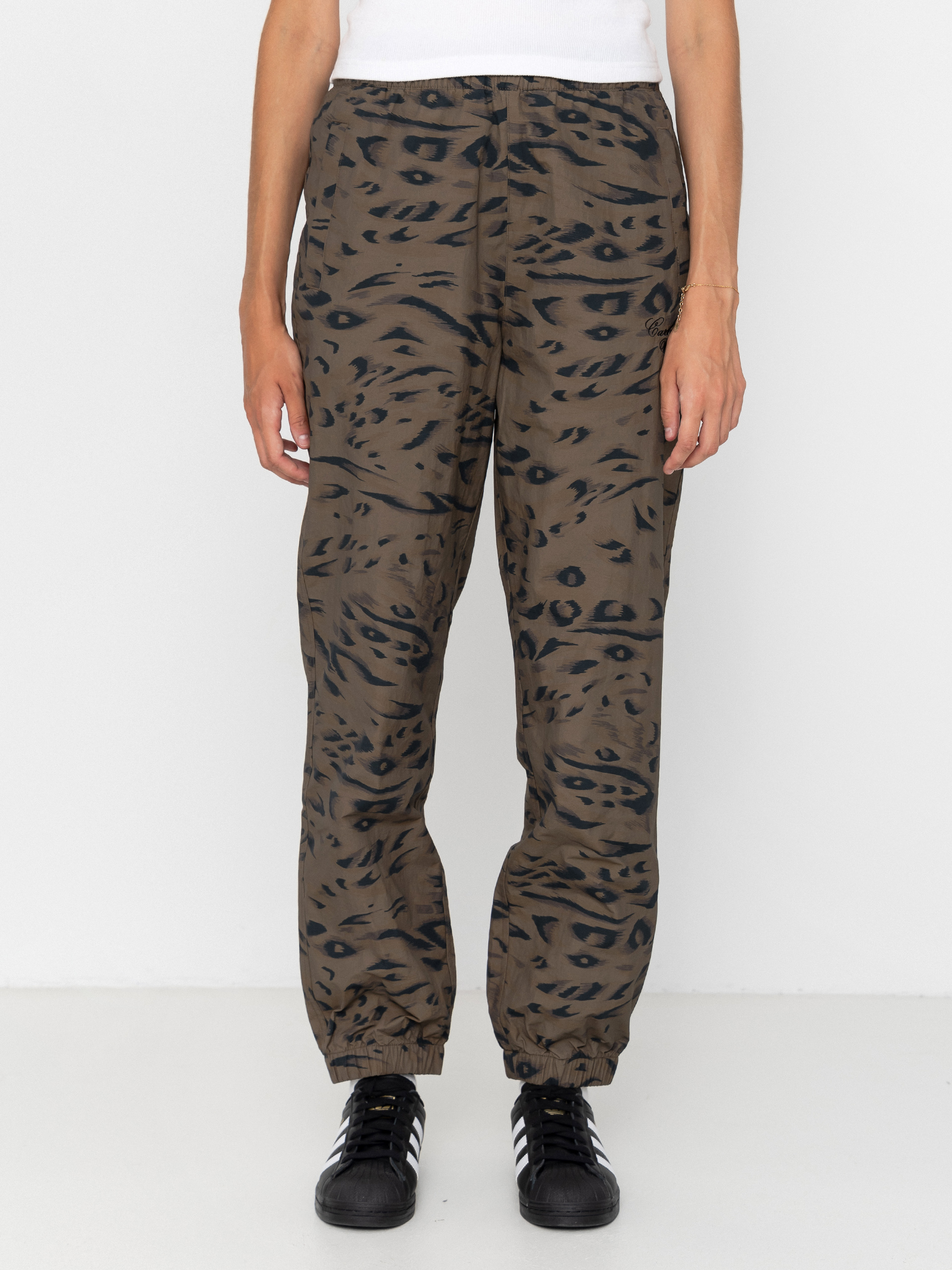 Панталони Carhartt WIP Travon Wmn (duck feather print cypress/black)