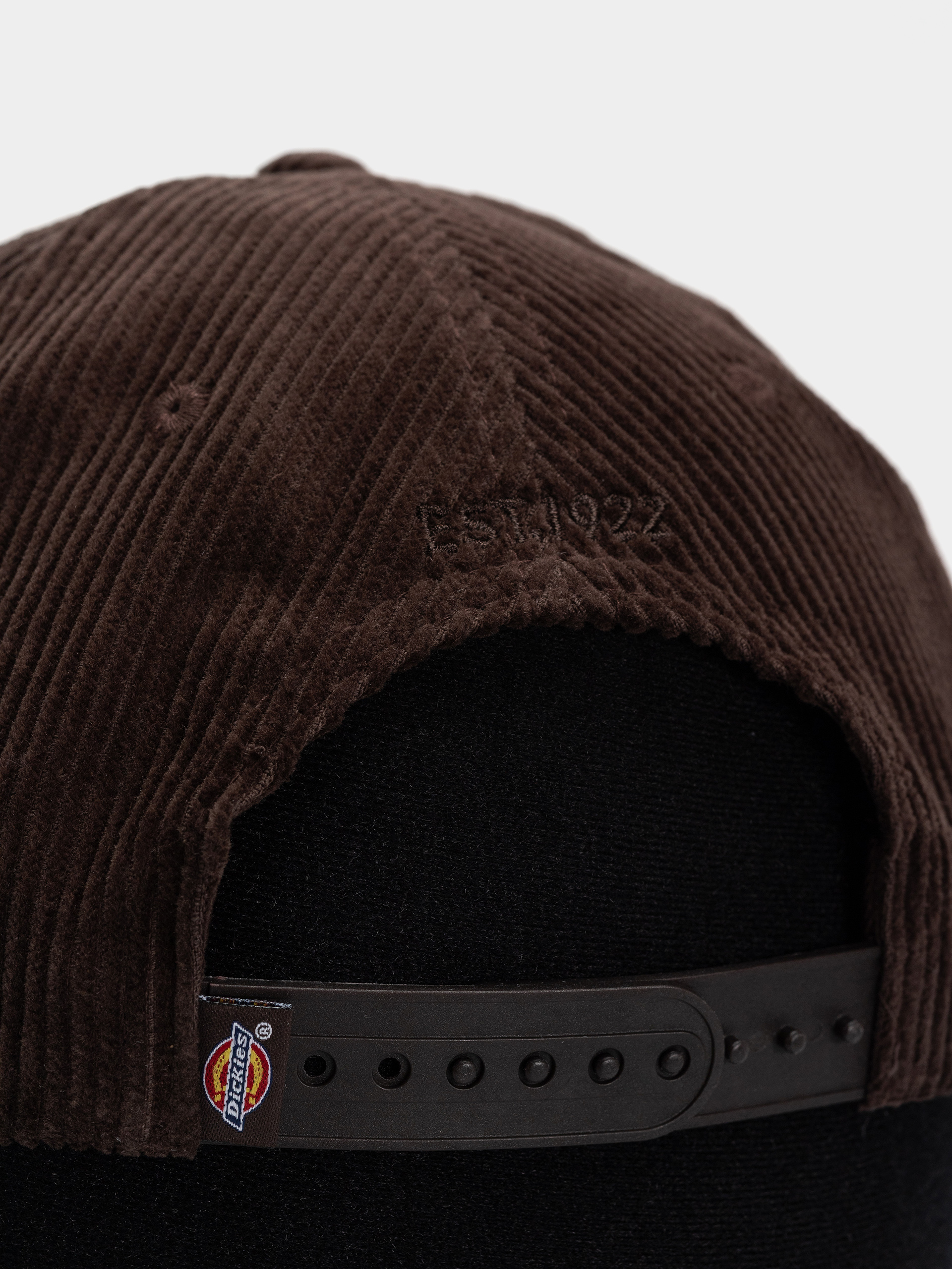 Шапка с козирка Dickies Hardwick Corduroy (chocolate brown)