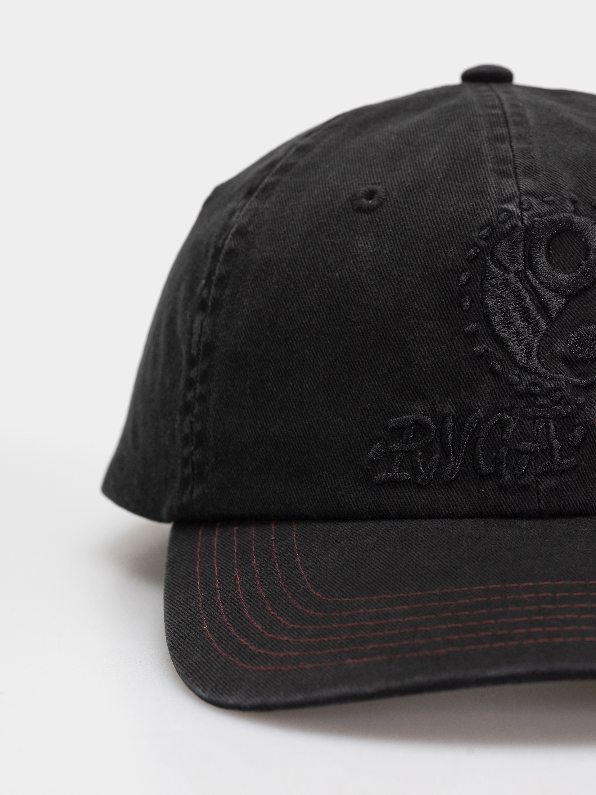 Шапка с козирка RVCA Dallas Ying Yang Cap (pirate black)