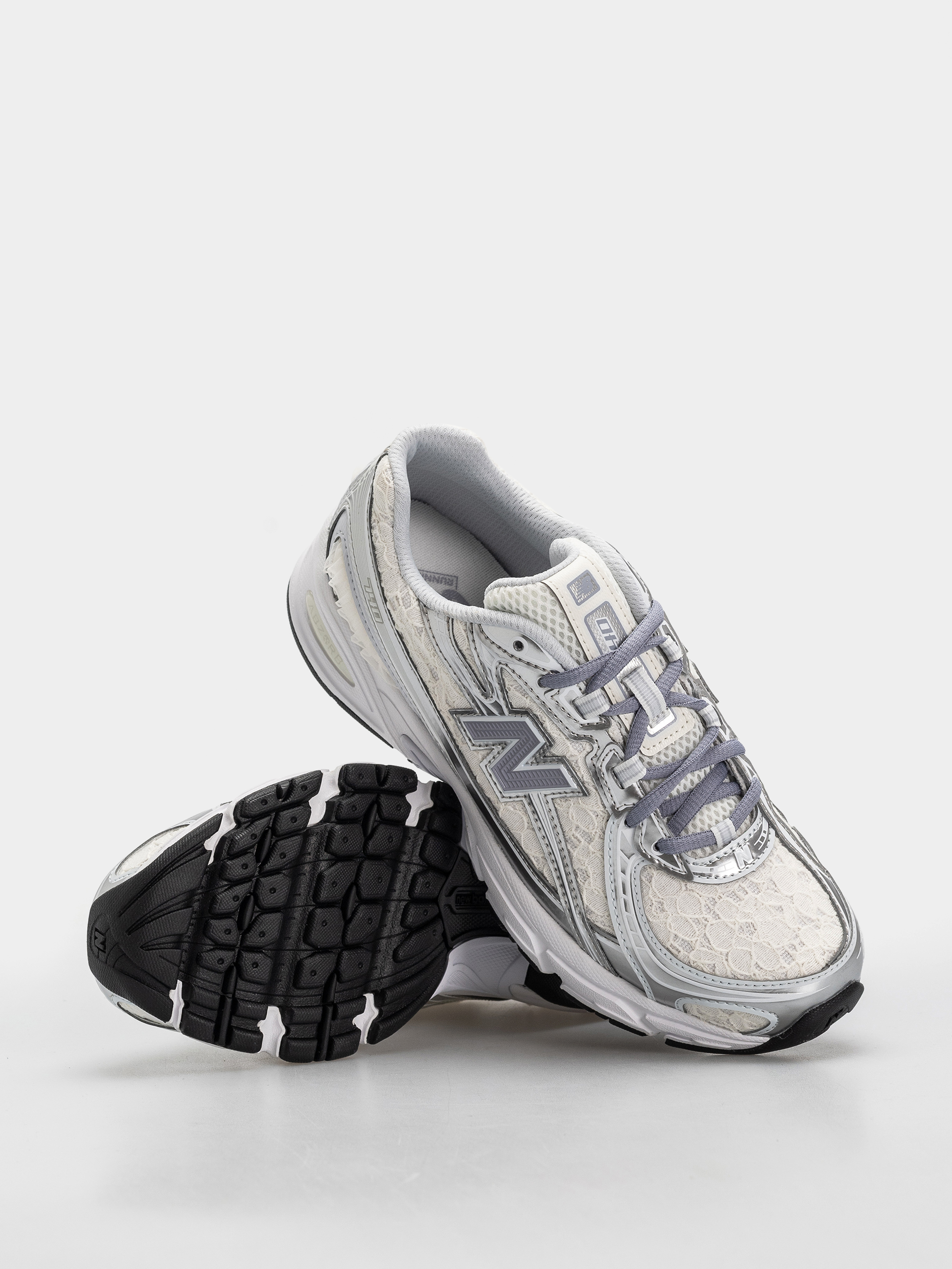 Обувки New Balance 740 (linen/silver metallic)