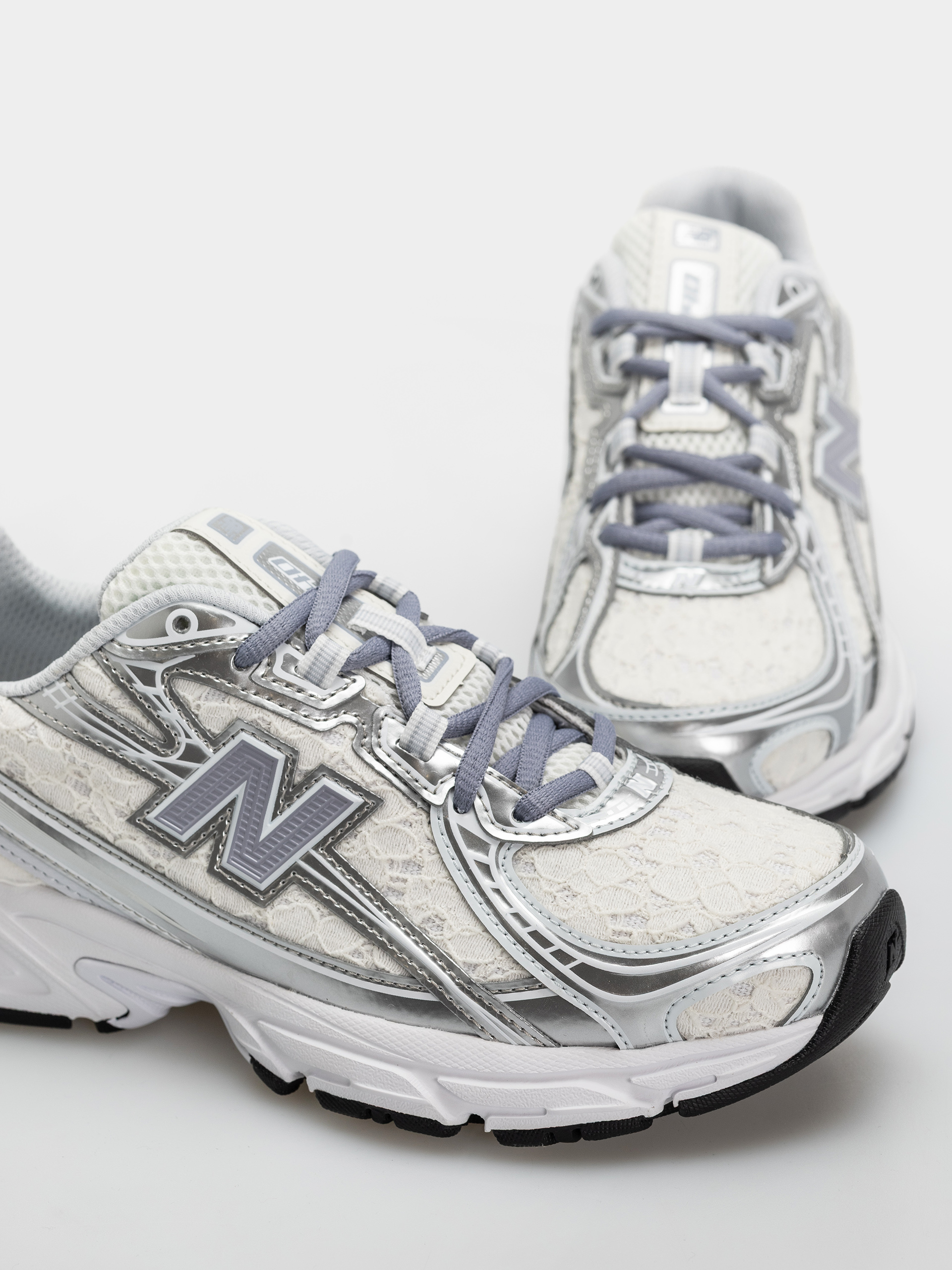 Обувки New Balance 740 (linen/silver metallic)