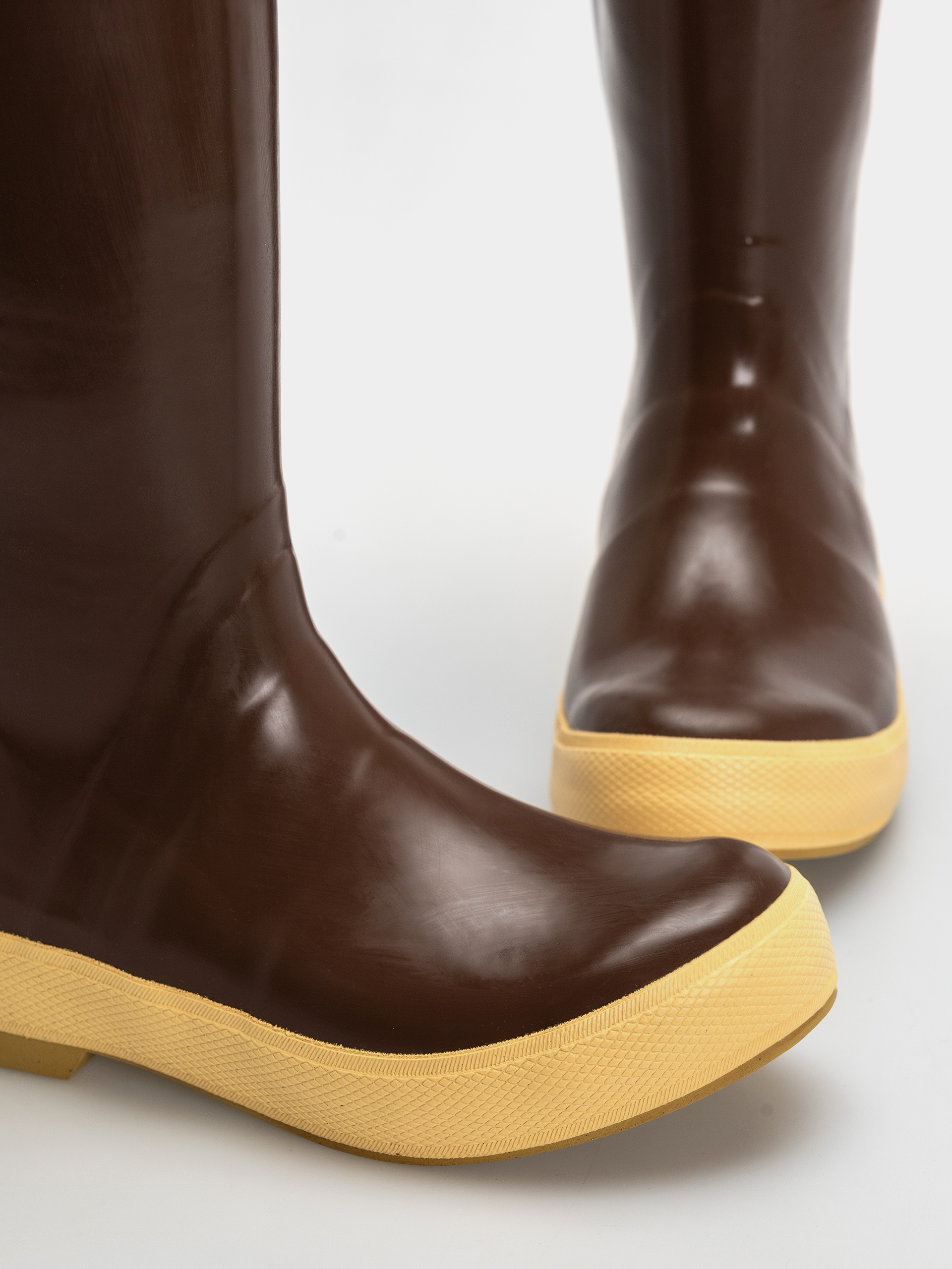 Обувки Xtratuf Salmon Sisters 15 Legacy Boot Wmn (brown tin fish)
