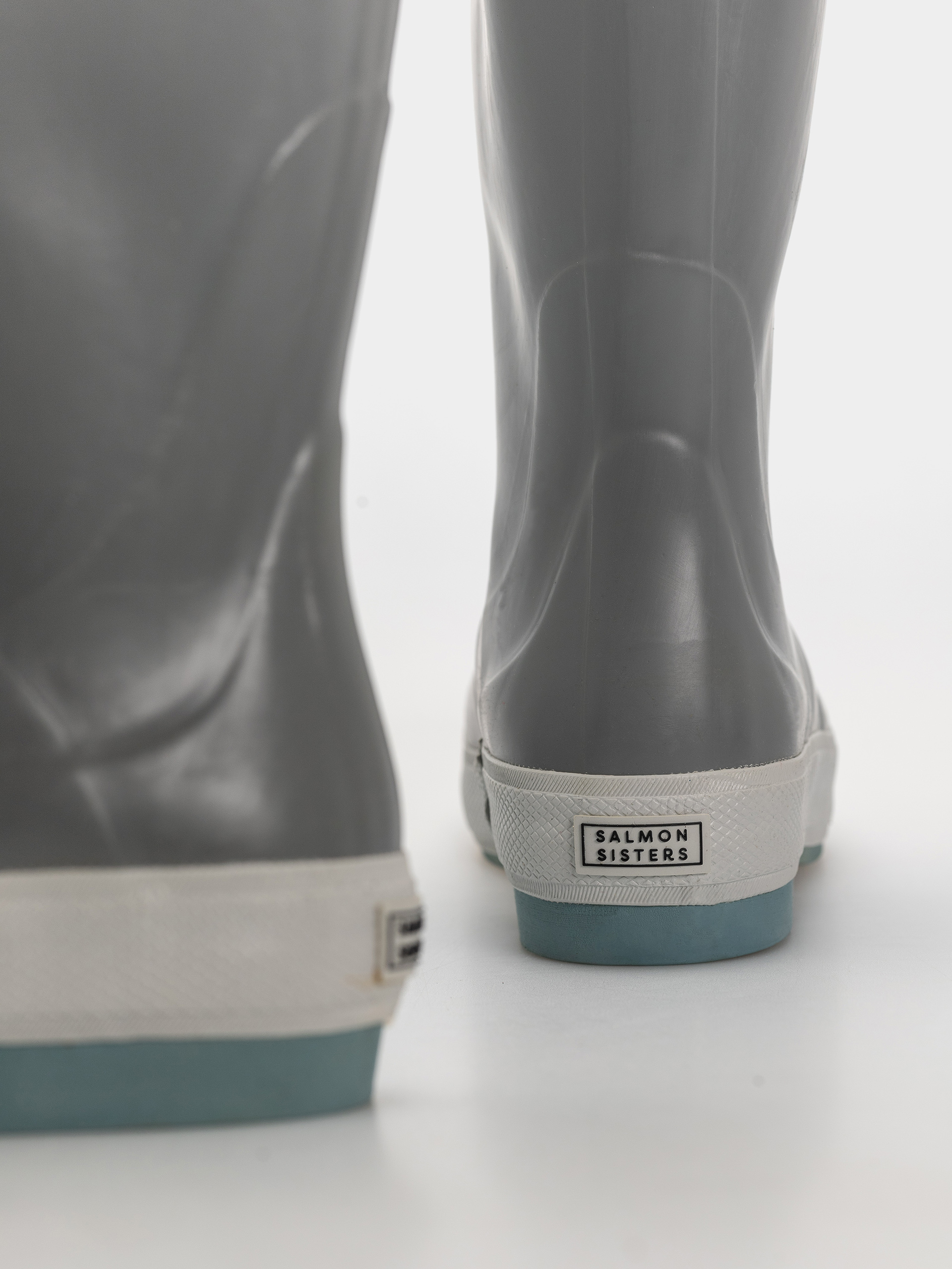 Обувки Xtratuf Salmon Sisters 15 Legacy Boot Wmn (grey sand dollar)