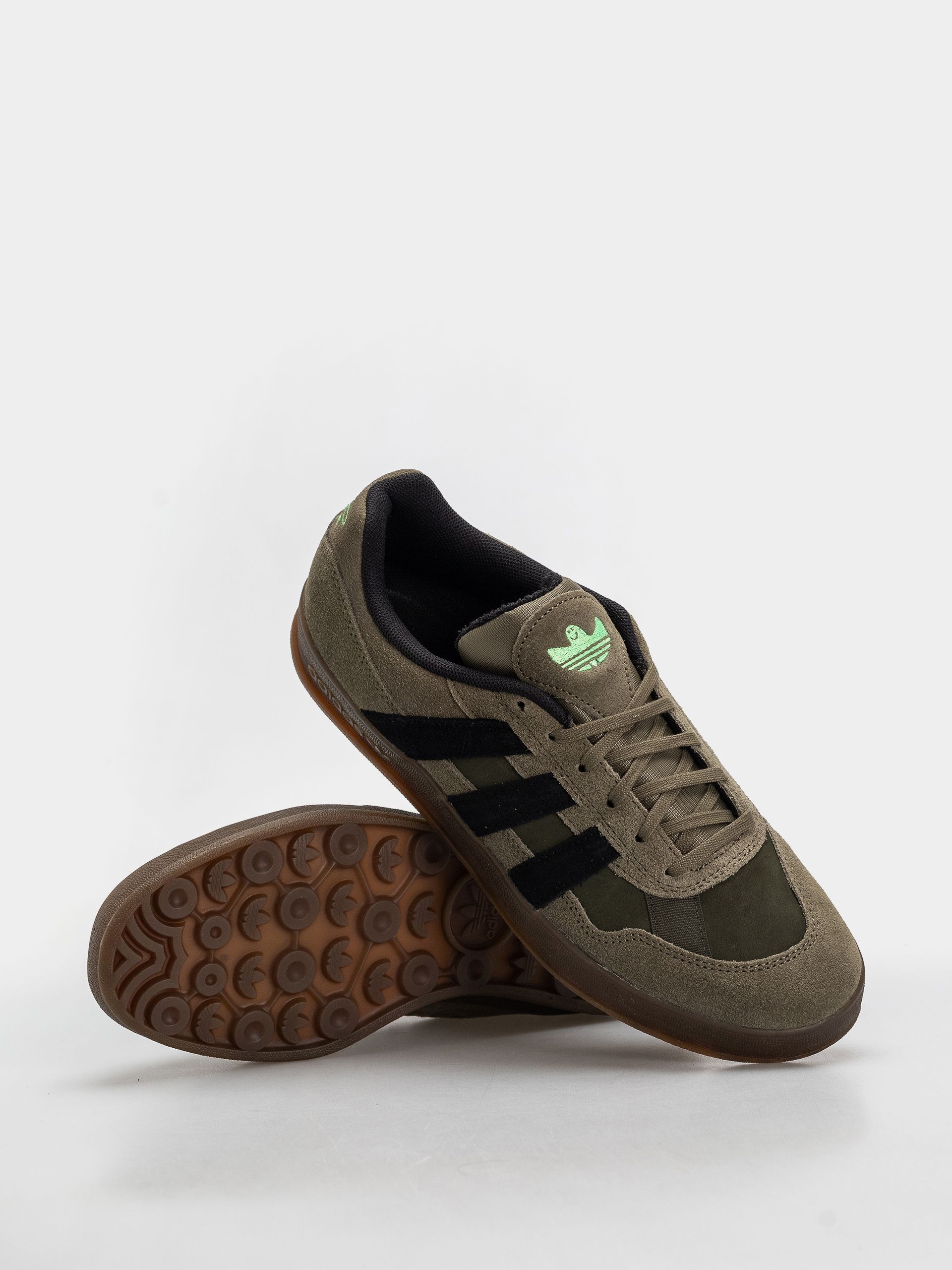 Обувки adidas Aloha Super (olistr/cblack/gum5)