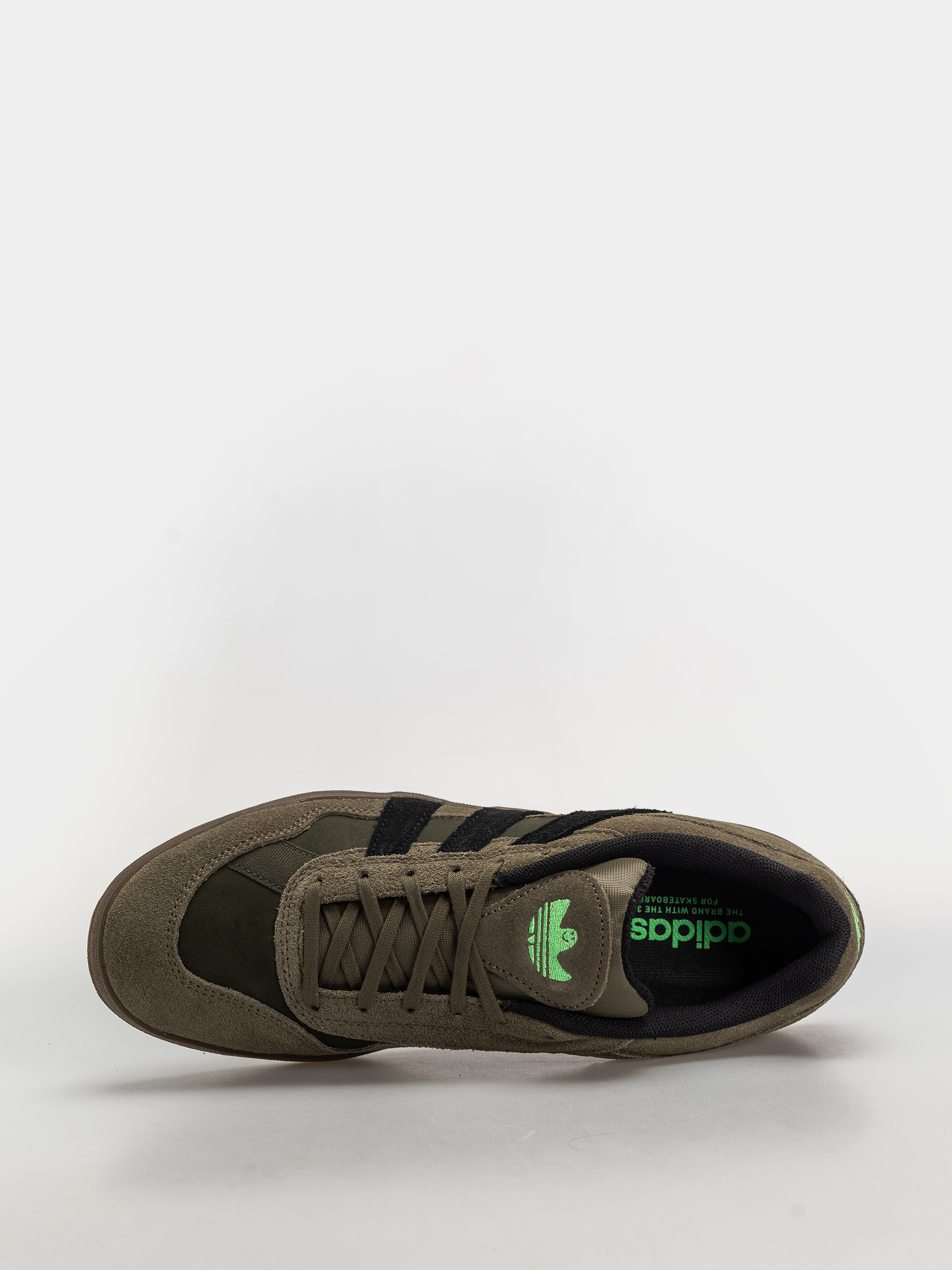 Обувки adidas Aloha Super (olistr/cblack/gum5)
