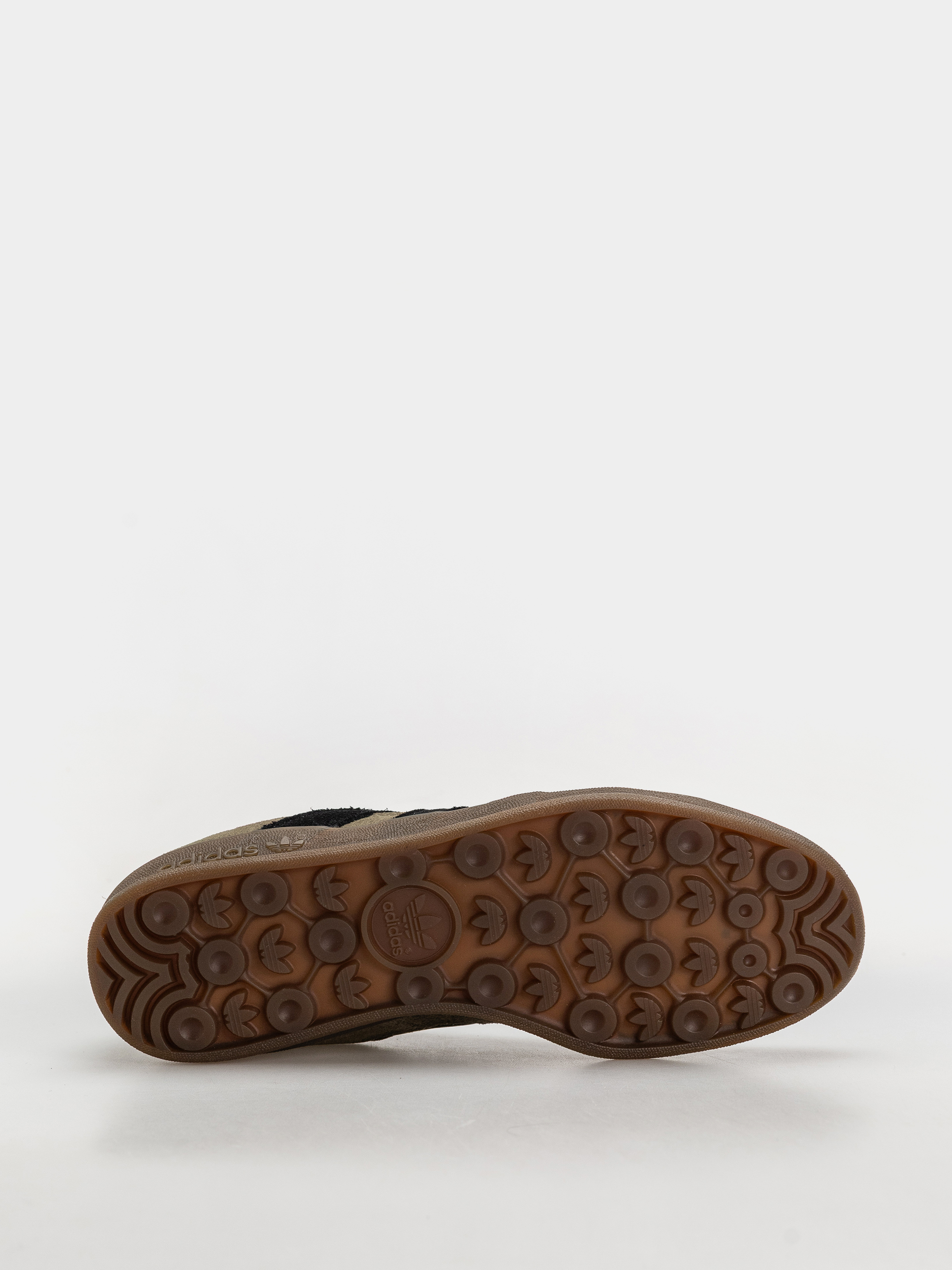 Обувки adidas Aloha Super (olistr/cblack/gum5)