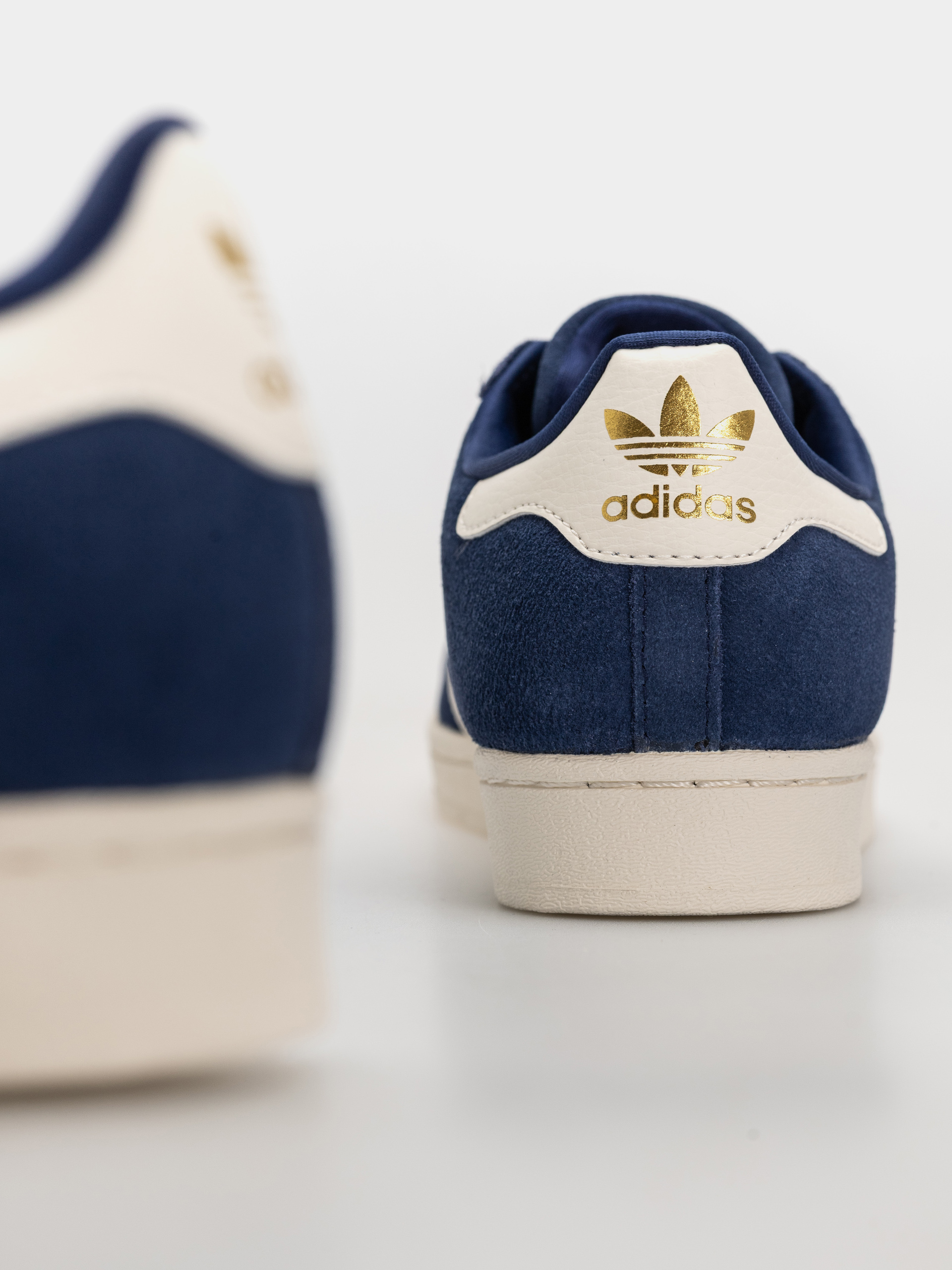 Обувки adidas Superstar Adv (dkblue/cwhite/goldmt)