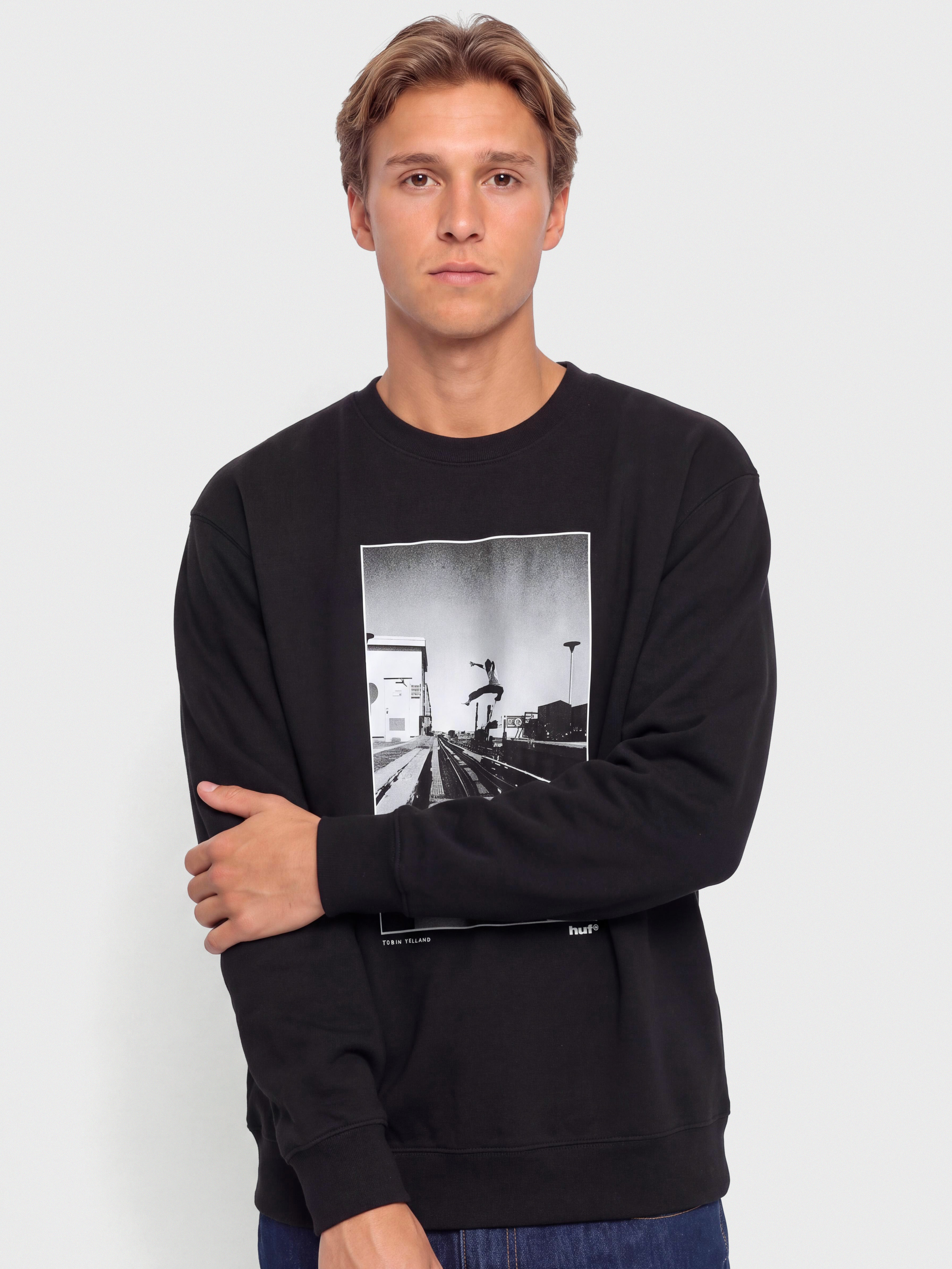 Суитшърт HUF Taking The Leap (black)