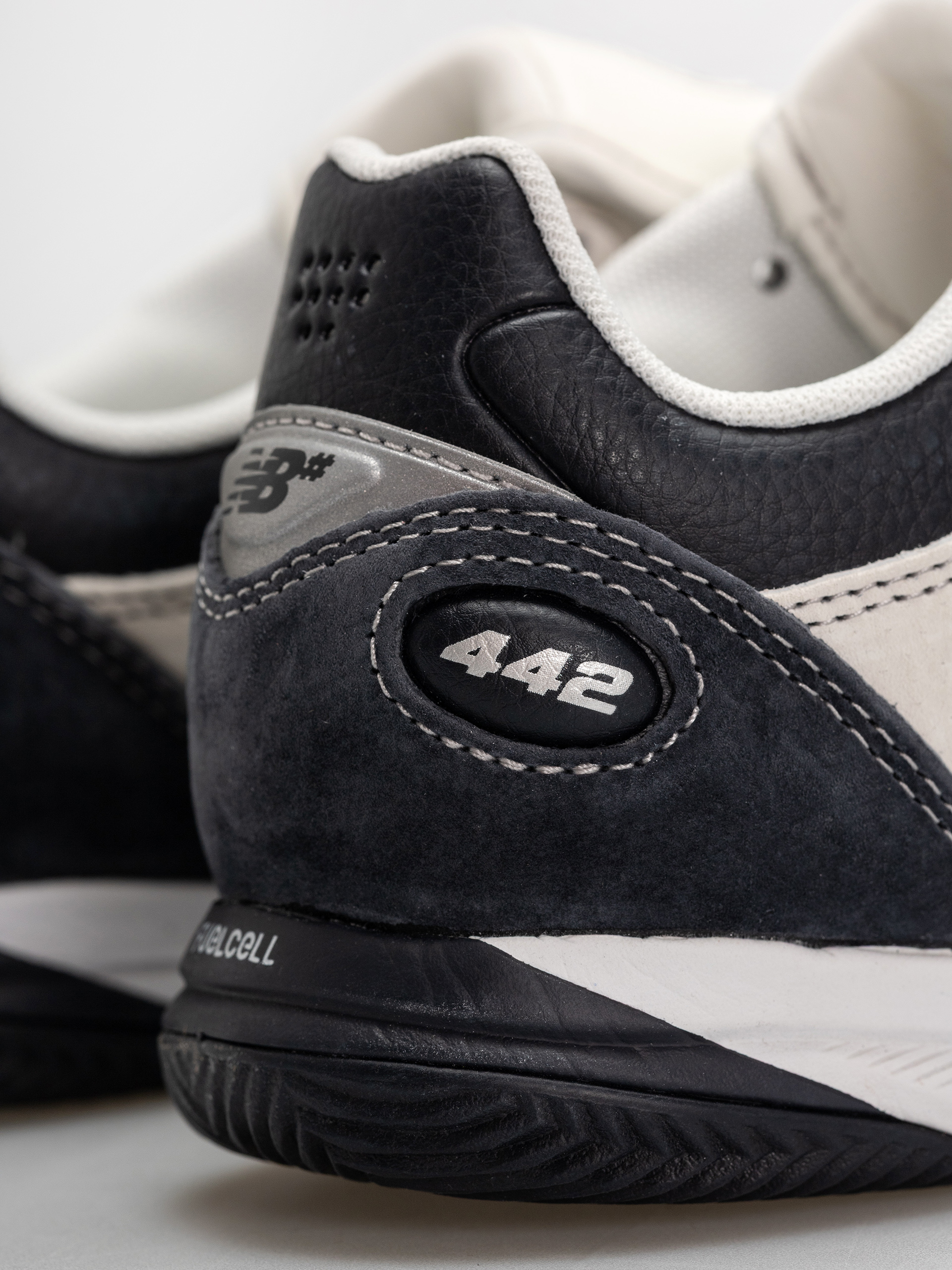 Обувки New Balance 442 (white)