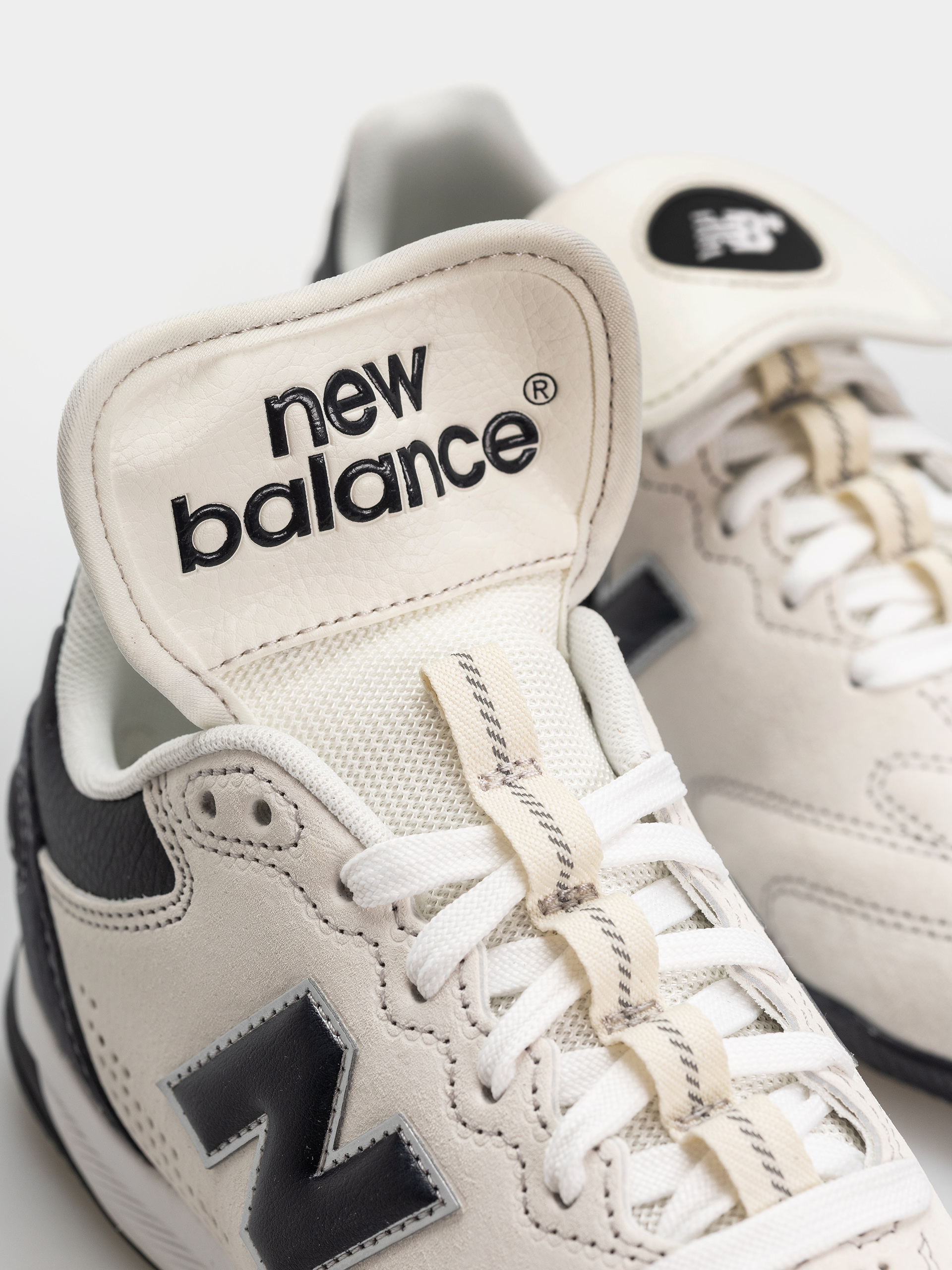 Обувки New Balance 442 (white)