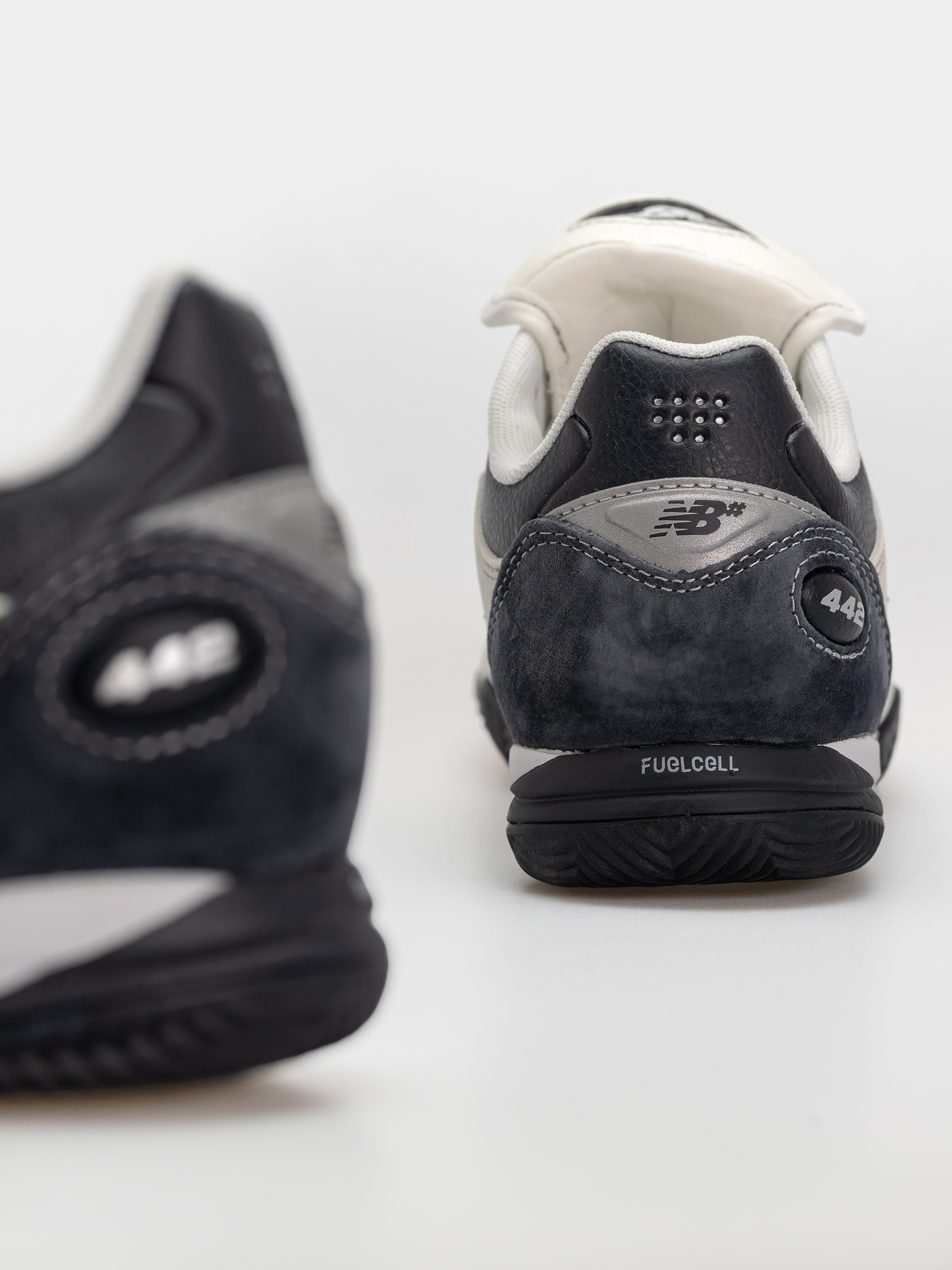 Обувки New Balance 442 (white)