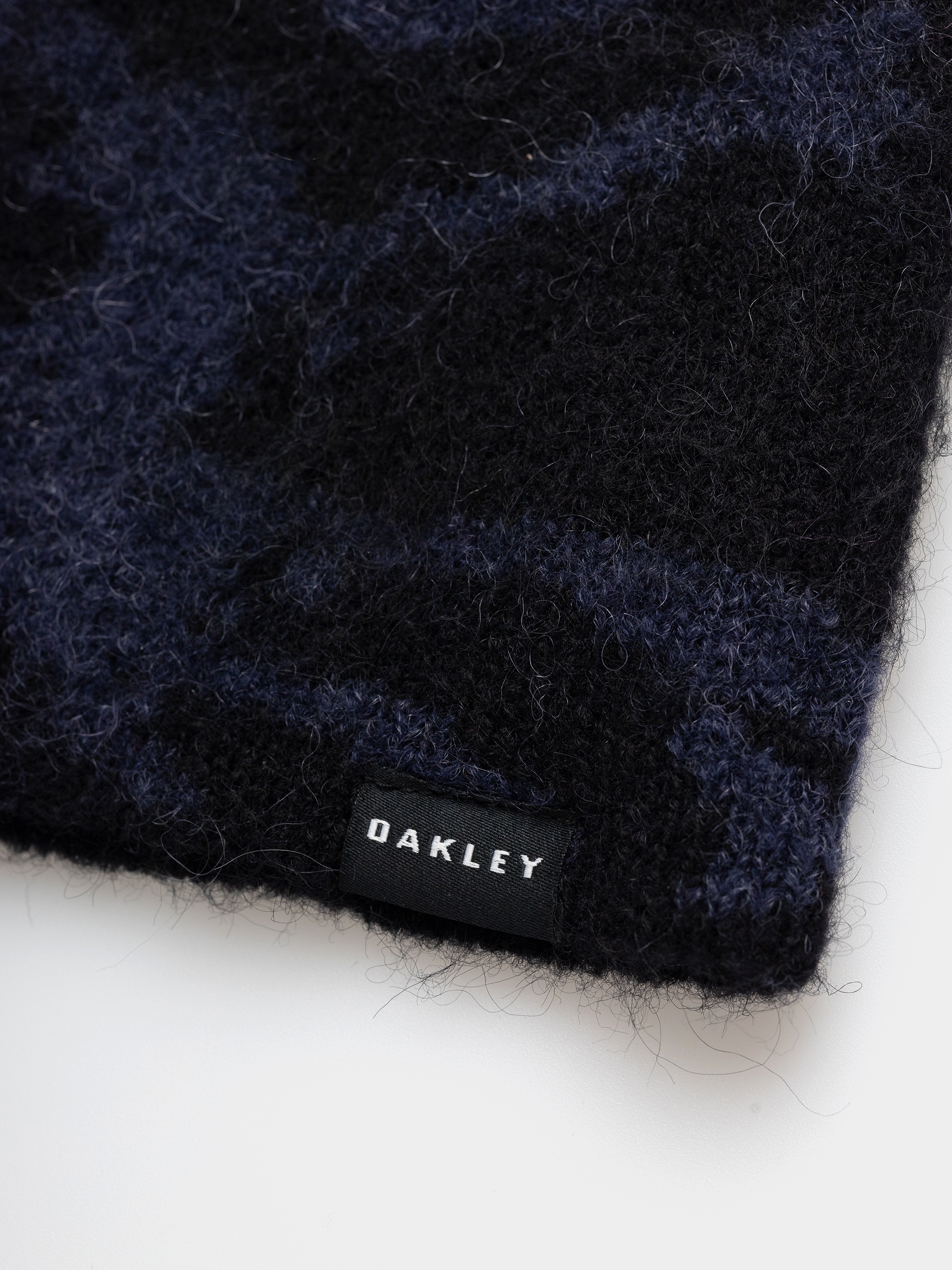 Шапка Oakley Brushed Graphic (pitch black/graphite)
