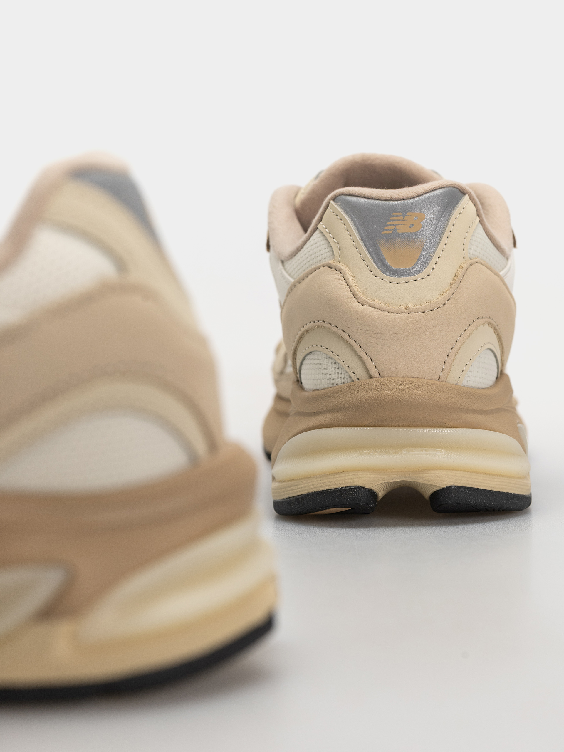 Обувки New Balance 2010 (sandstone/bone)