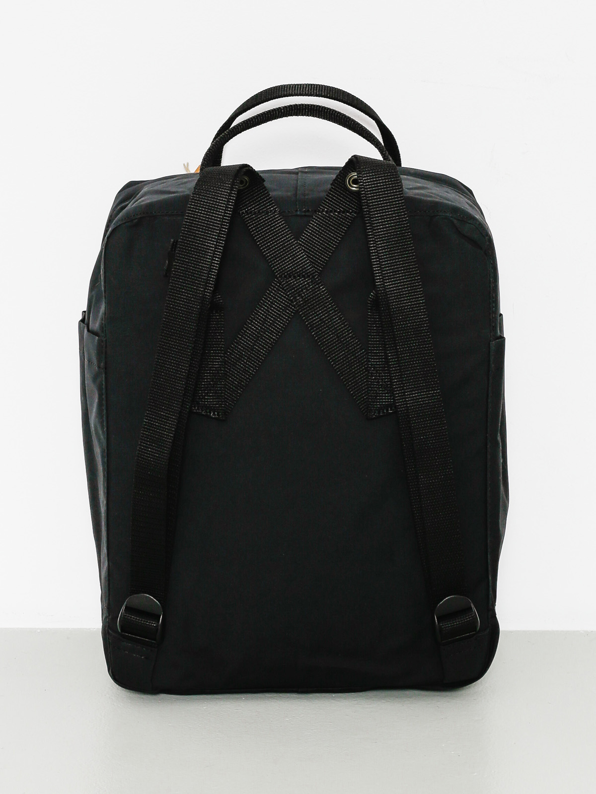u0420u0430u043du0438u0446u0430 Fjallraven Kanken (black)
